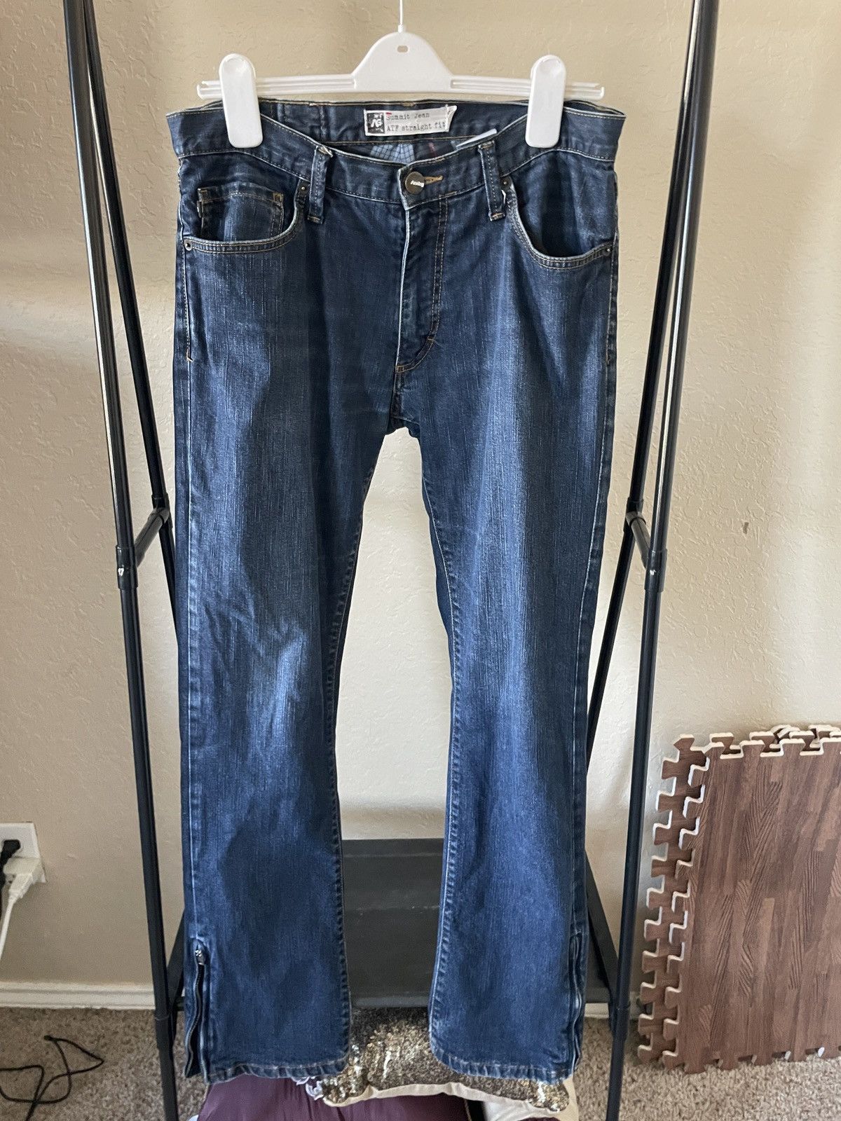 Analog Summit Jean ATF Straight leg fit Size US 32 / EU 48 - 1 Thumbnail
