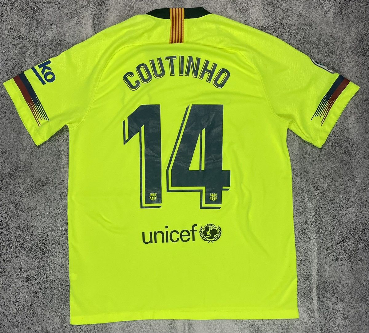 Nike Nike FC Barcelona Jersey #14 Coutinho UNICEF 20182019 Size L Size US L / EU 52-54 / 3 - 3 Thumbnail