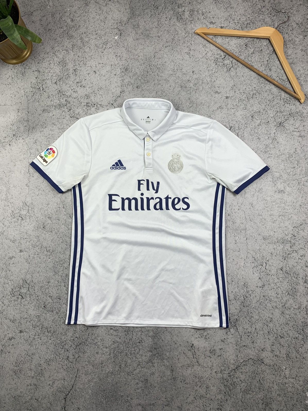 Adidas Adidas Real Madrid 2016-2017 Home Shirt Soccer Jersey Size M Size US M / EU 48-50 / 2 - 1 Thumbnail