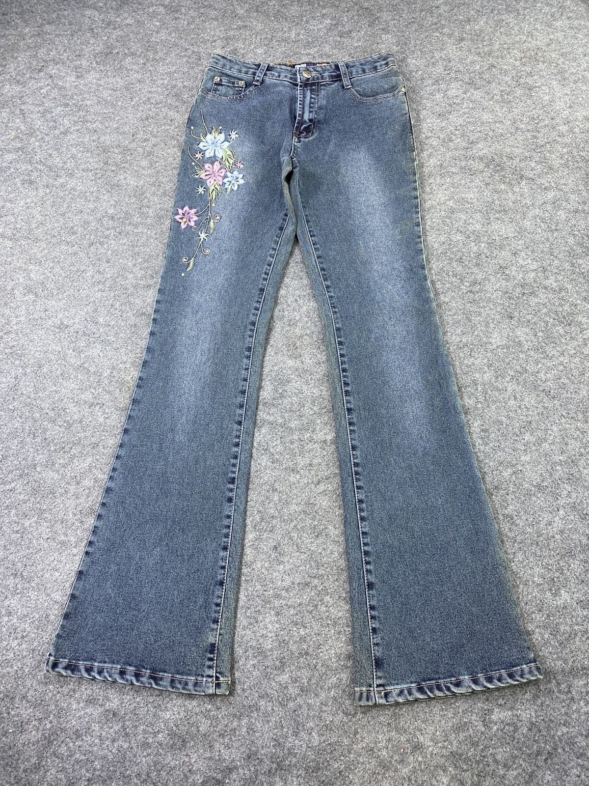 Jean × Vogue Vogue Floral Embroidery Flared Wash Jeans - J1038 Size 27" / US 4 / IT 40 - 2 Thumbnail