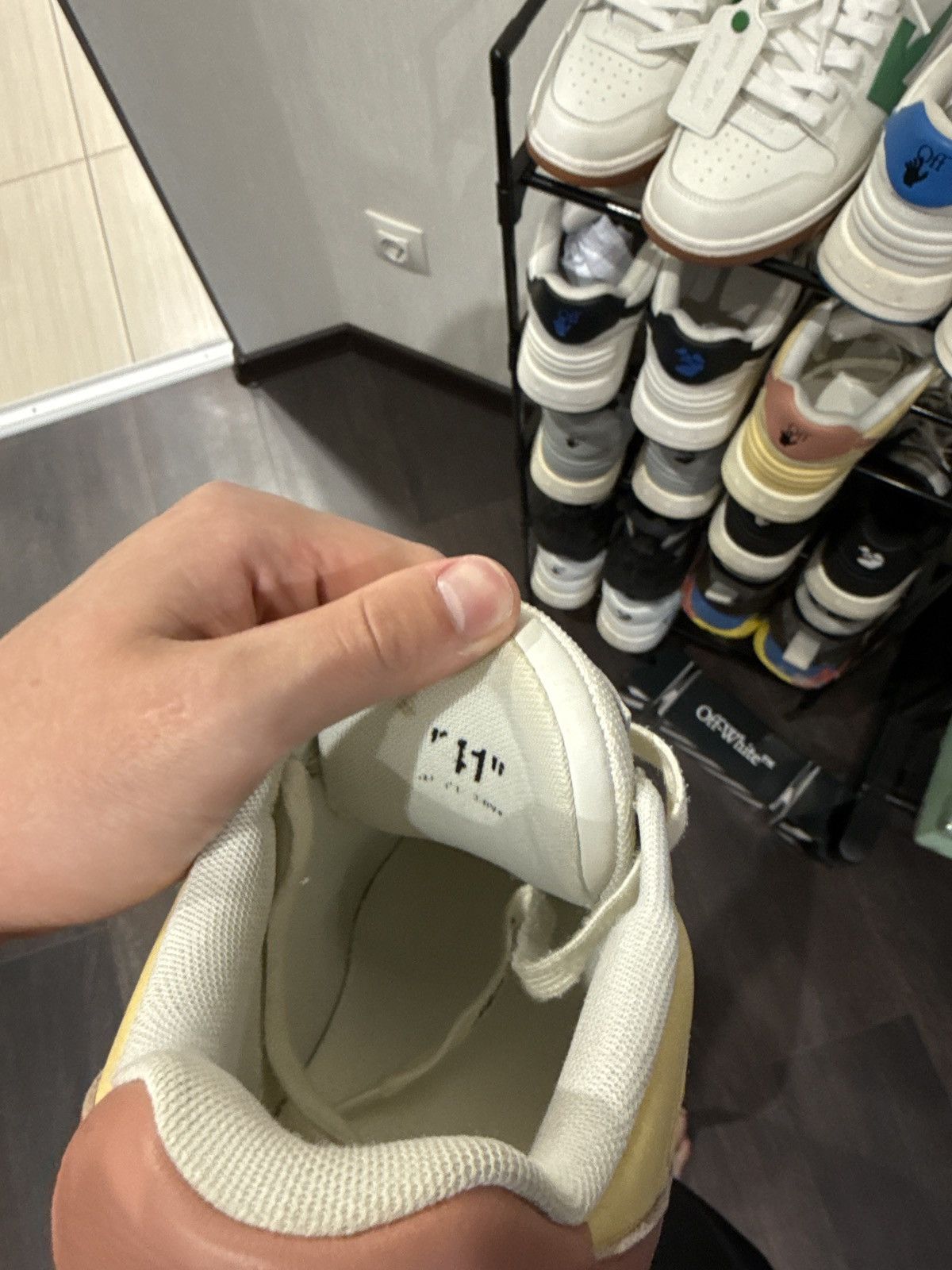Off-White Off White out of office Size US 8 / EU 41 - 6 Thumbnail
