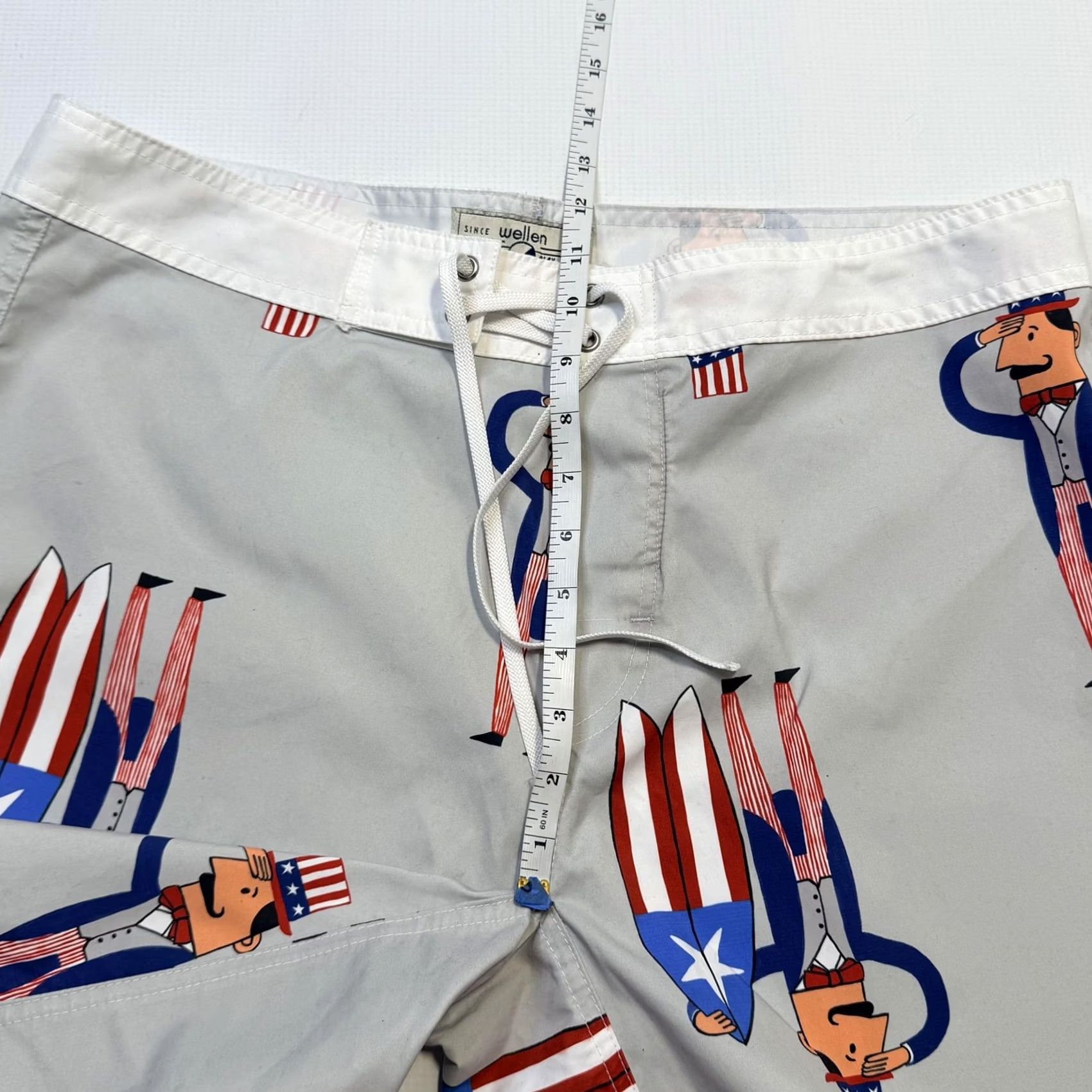 Vintage Wellen Mens 36 Gray Board Shorts USA Flag Patriotic Quick Dry Swim Trunks Made In USA 100% Poly Short Size US 36 / EU 52 - 5 Thumbnail