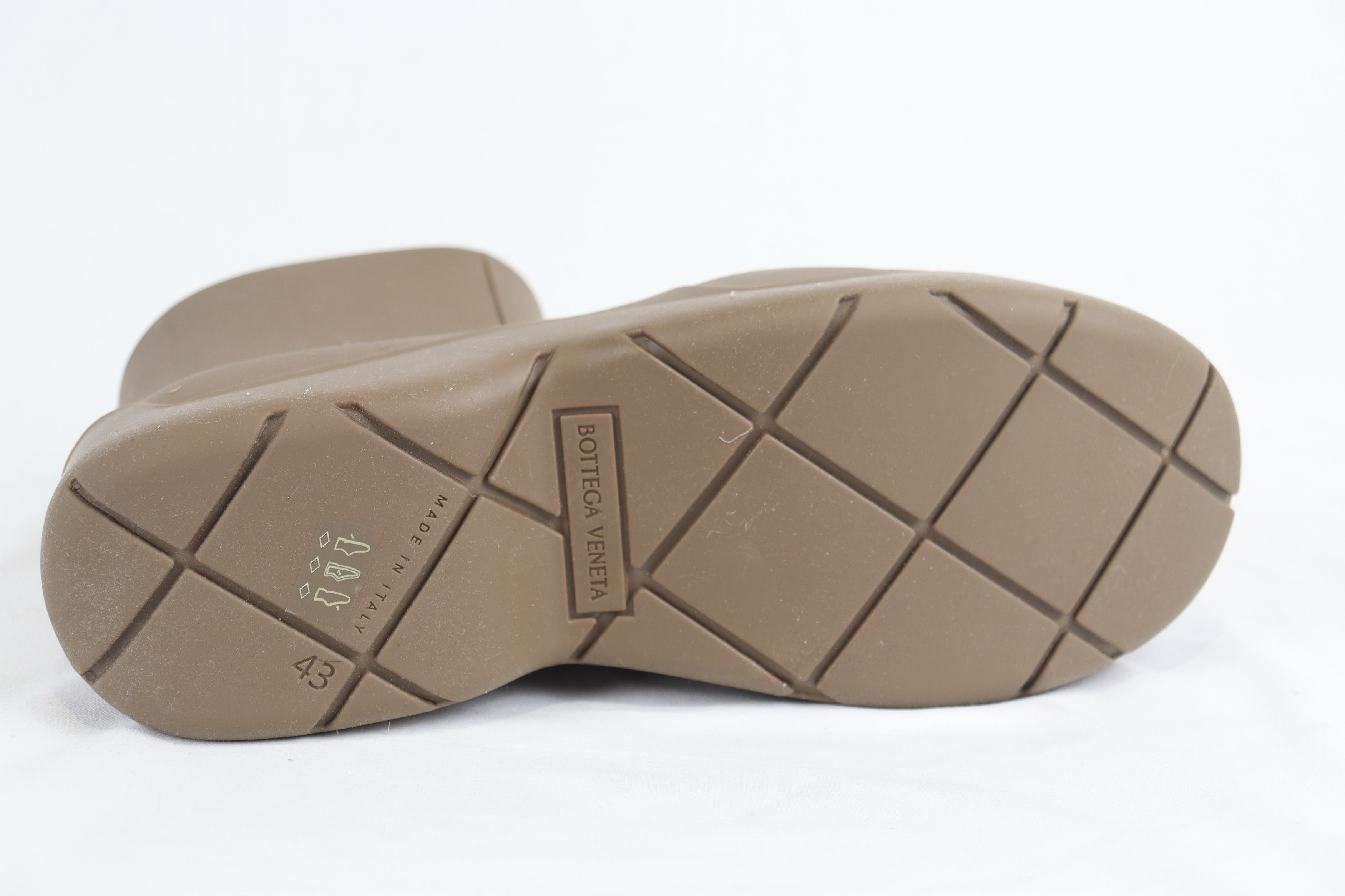 Bottega Veneta o1rshd1 Q:7 / Puddle Ankle Boot Matt Rubber Jute Brown Size US 10 / EU 43 - 6 Thumbnail