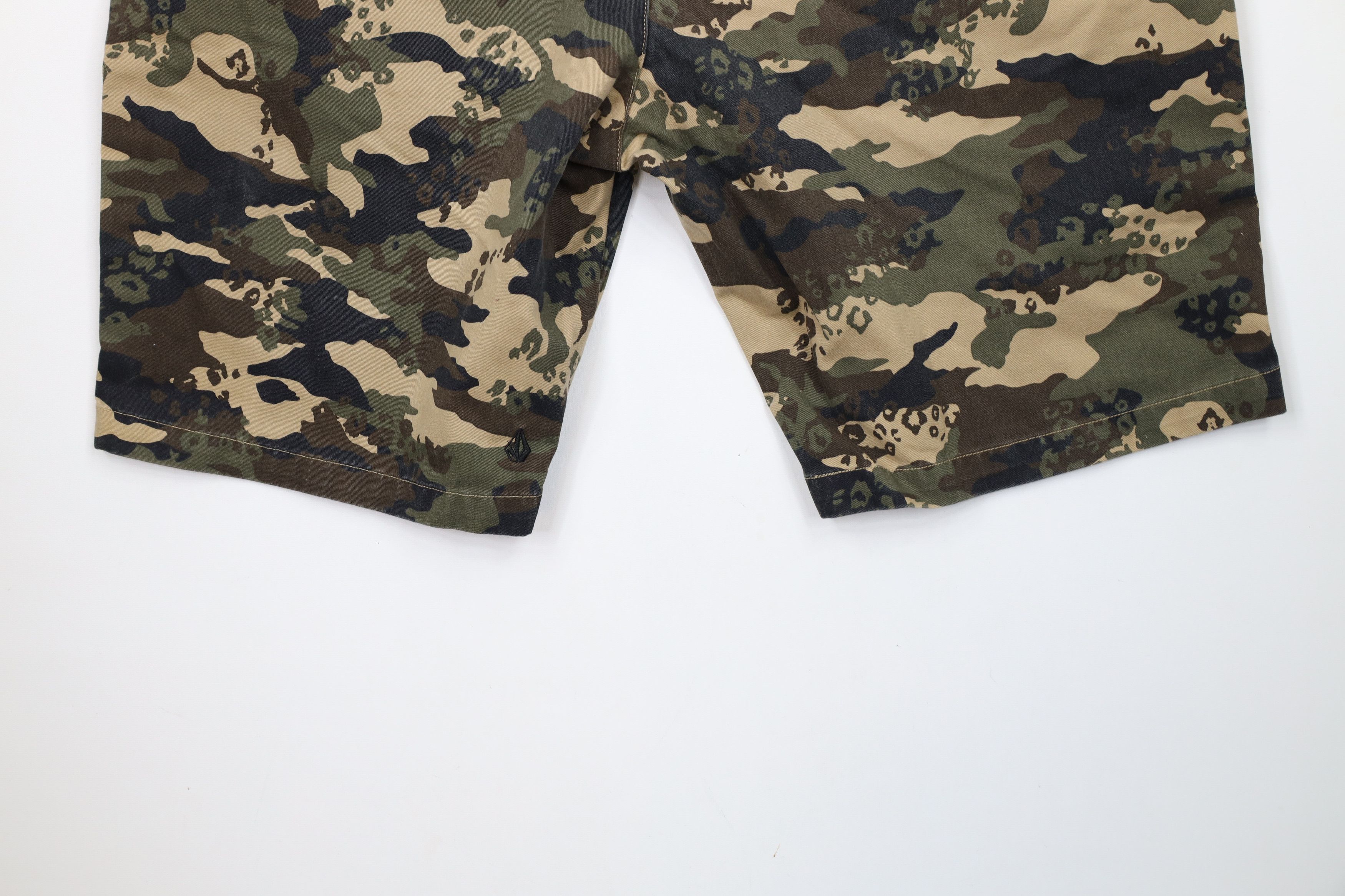 Vintage × Volcom Vintage Volcom Camouflage Skateboarding Chino Shorts Cotton Size US 38 / EU 54 - 12 Thumbnail