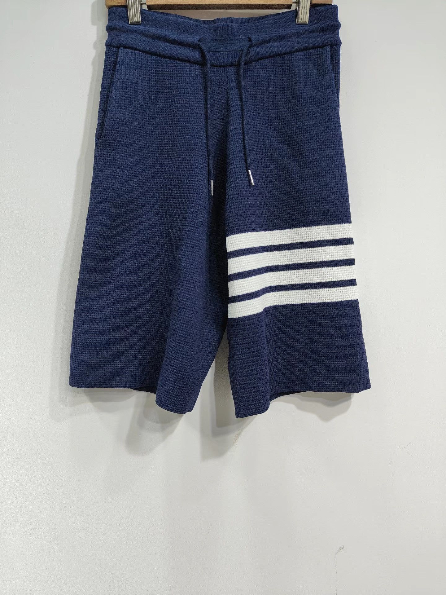 Thom Browne THOM BROWNE Navy Knit Shorts K29 Size US 29 - 1 Thumbnail