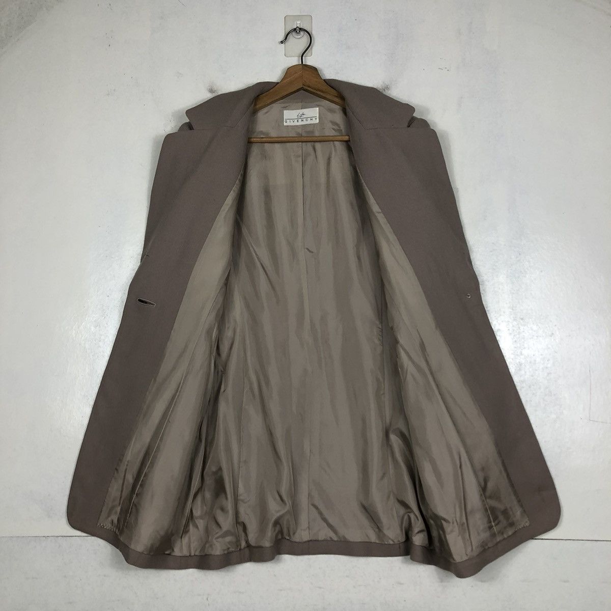 Givenchy 📌LIFE GIVENCHY ONE BUTTON COATS GOLD Size M / US 6-8 / IT 42-44 - 14 Thumbnail
