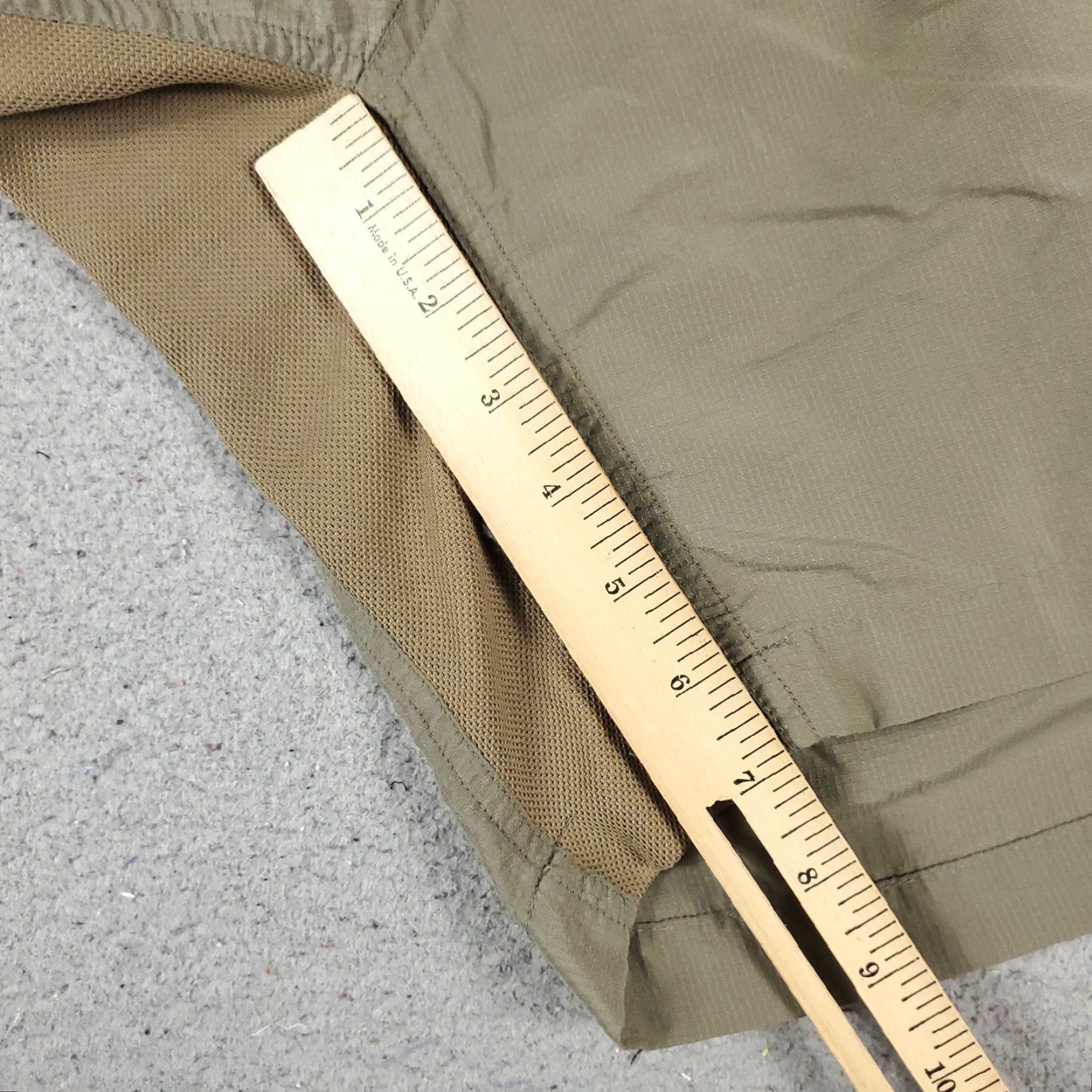 Vintage Columbia Cargo Shorts Mens 2XL Beige Outdoors Hiking Polyester Cargo Pocket Regular Size US 39 - 6 Thumbnail