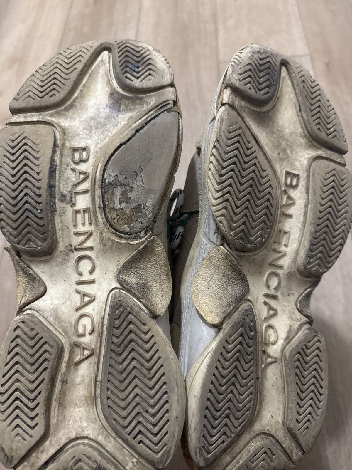 Balenciaga Balenciaga triple s Size US 9 / EU 42 - 12 Thumbnail