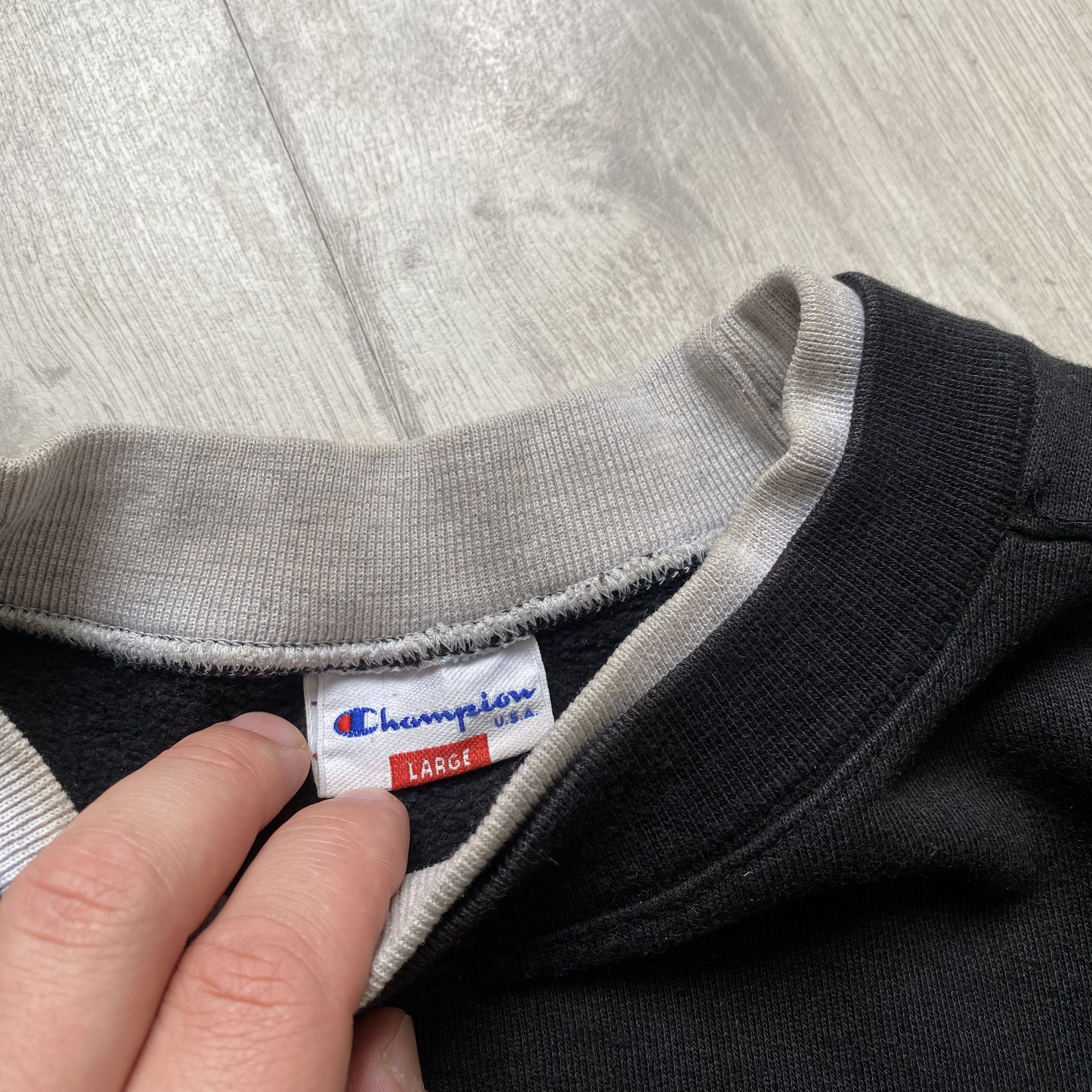 Champion Vintage 90s Champion USA boxy sweatshirt big logo Size US L / EU 52-54 / 3 - 7 Thumbnail