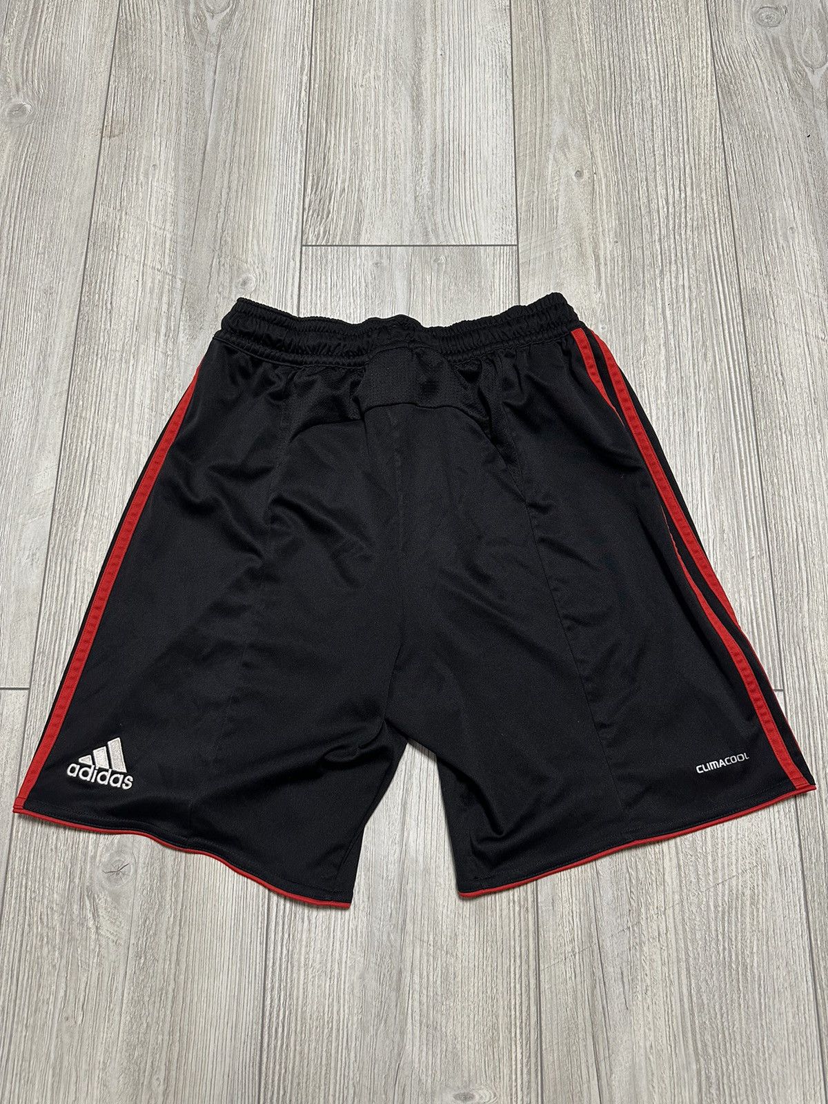Vintage Vintage Adidas Liverpool Football Soccer Shorts Size US 32 / EU 48 - 6 Thumbnail