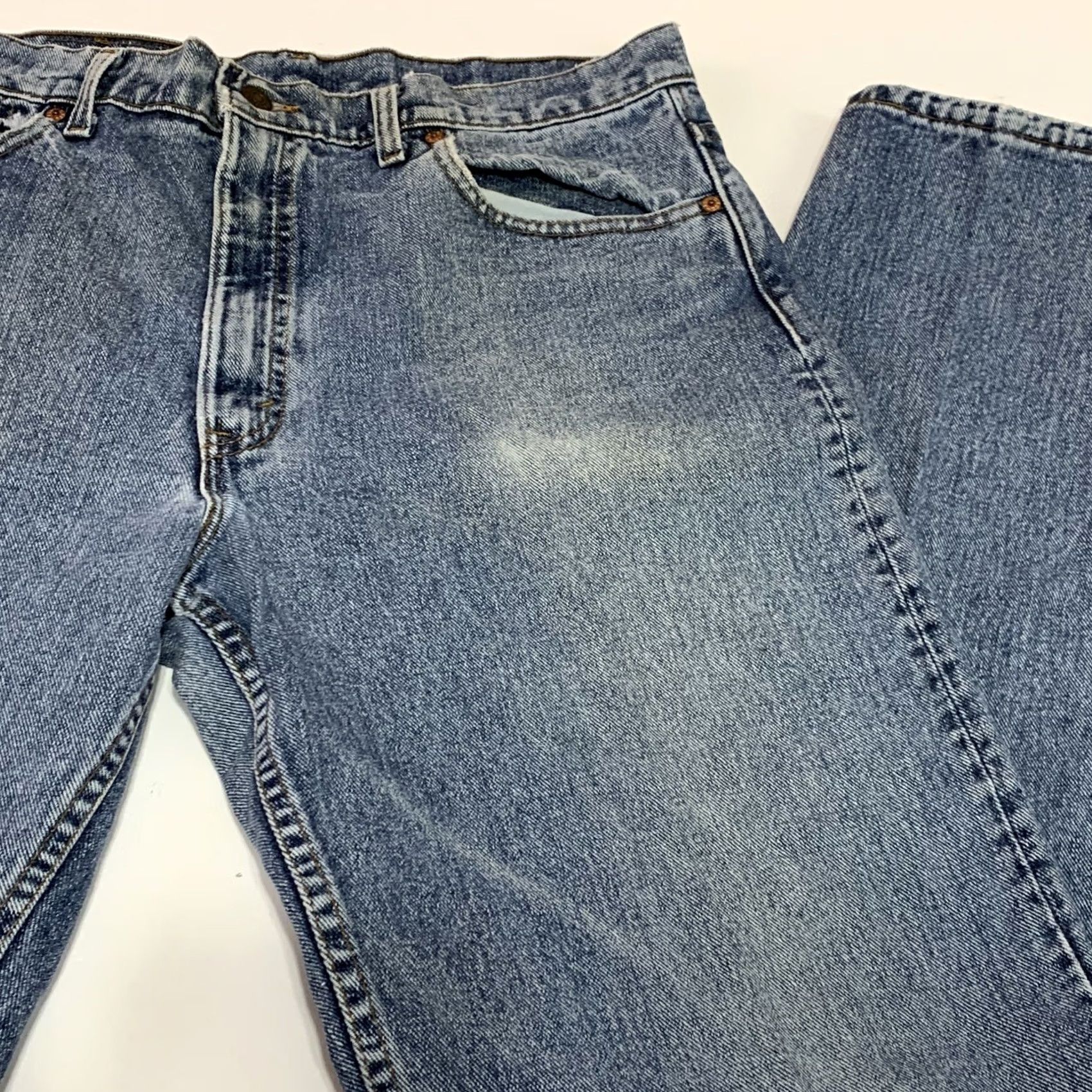 Levi's VINTAGE Levi's 550 Jeans Distressed Faded USA 34x33 Relaxed Fit Denim Blue Mens Jeans Size US 34 / EU 50 - 3 Thumbnail