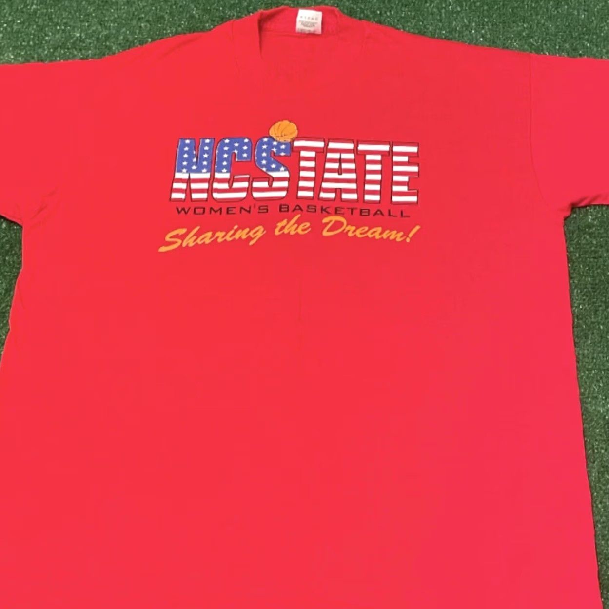 Vintage VINTAGE North Carolina State Womens Basketball Converse USA Shirt Men XL Red 80s 90s College Sports University USA T-Shirt Mens XL Size XL / US 12-14 / IT 48-50 - 4 Thumbnail