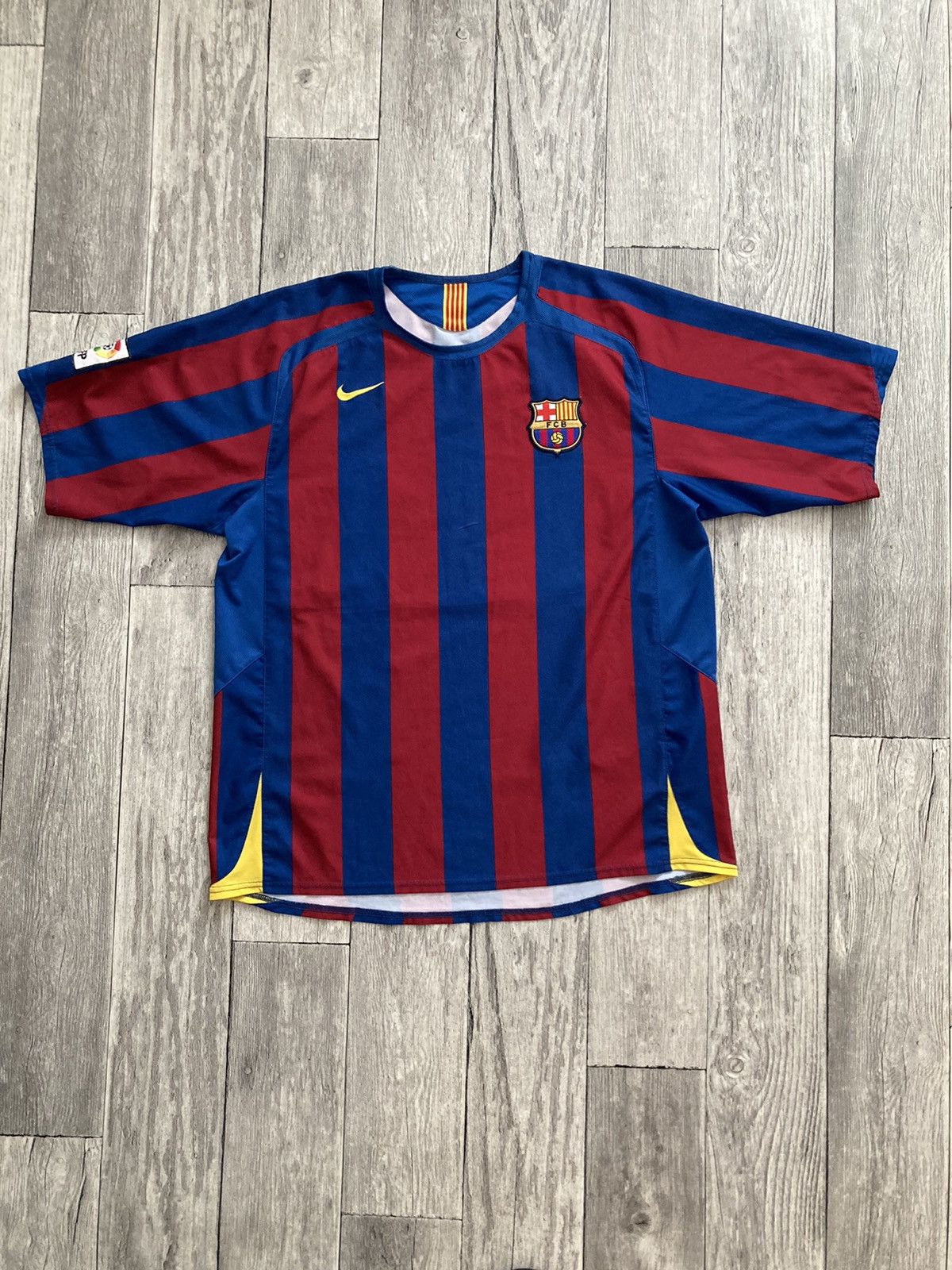 Image of Vintage 05/06 Nike Fc Barcelona Soccer Football Jersey XL in Red, Men's