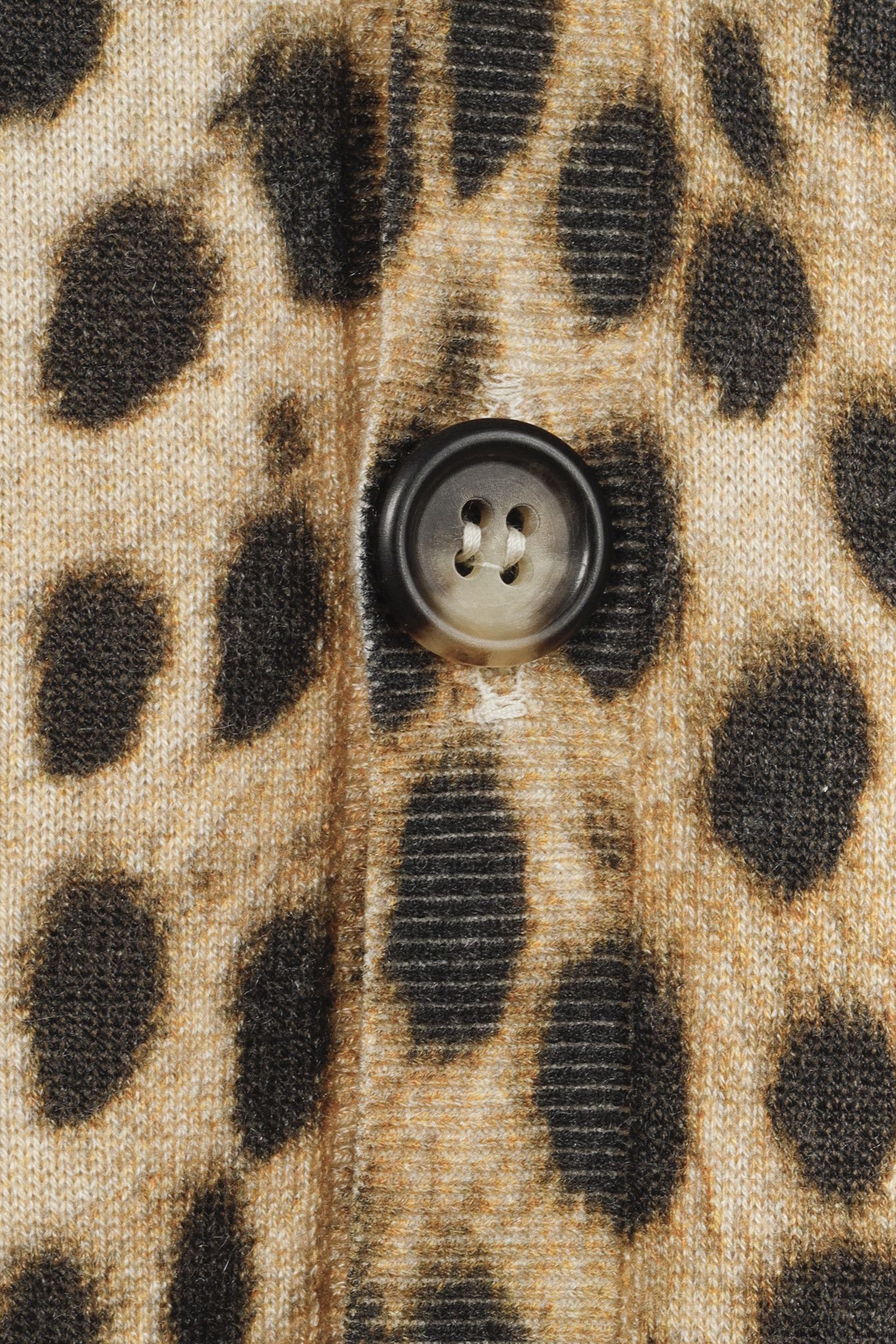 Alexander McQueen Alexander McQueen Animal Print Cardigan Size M / US 6-8 / IT 42-44 - 8 Thumbnail