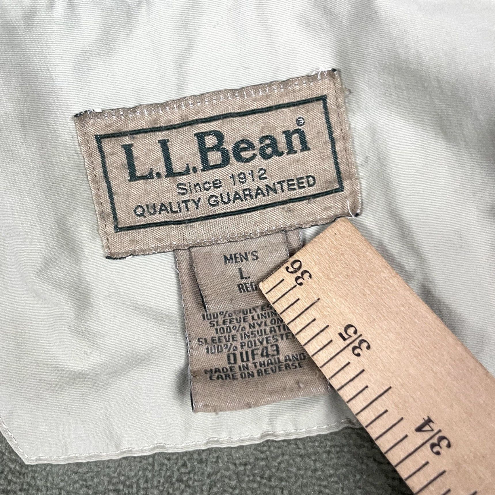 Vintage VINTAGE LL Bean Jacket Mens L Beige Nylon Quilted Winter Full Zip Lined Polyester 0 UF43 Outdoor Hiking Mens Size US L / EU 52-54 / 3 - 7 Thumbnail