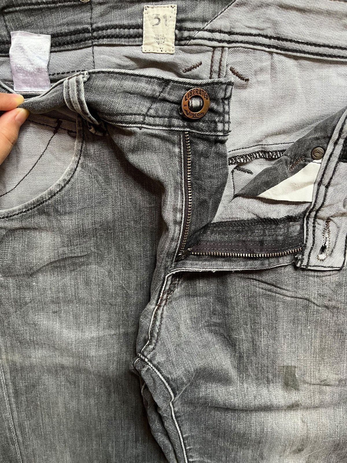 Volcom SALES🔥Vintage Volcom Faded Wash Distressed Skate Jeans Size US 31 - 9 Thumbnail