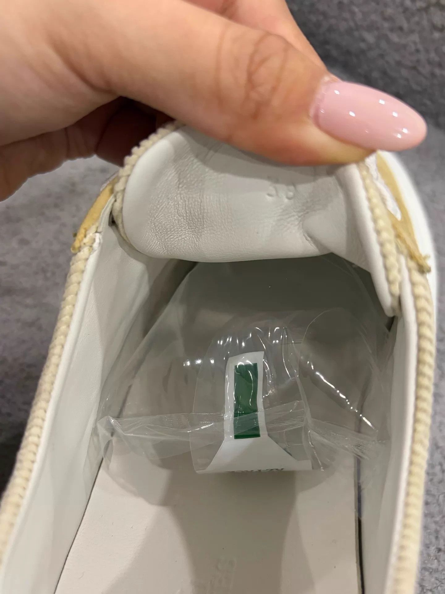 Hermes Hermes Women's Cream Classic Sneaker 99 New 38 EU Size US 7.5 / IT 37.5 - 5 Thumbnail