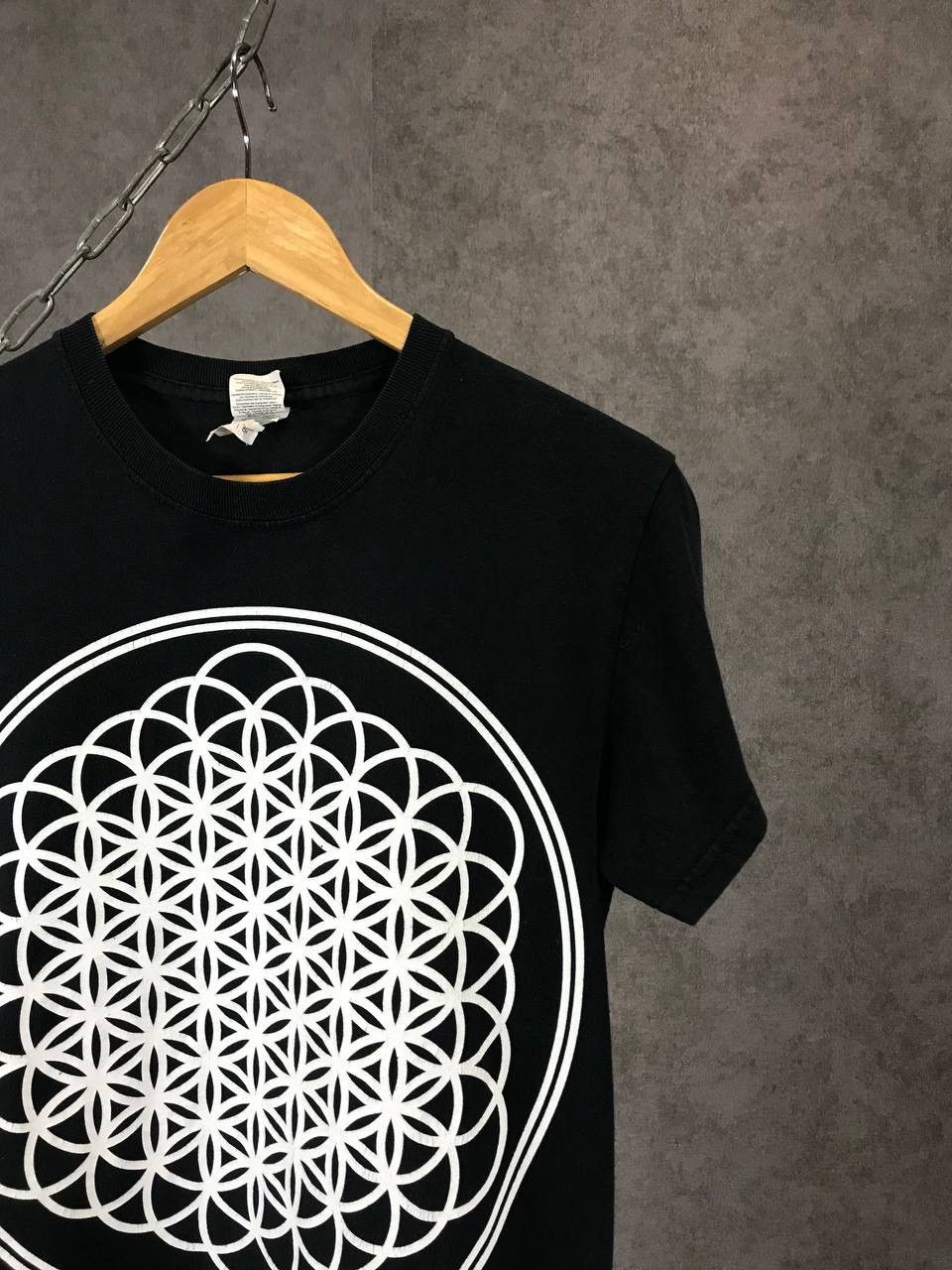 Band Tees Bring Me The Horizon BMTH rock band tee Size US S / EU 44-46 / 1 - 2 Thumbnail