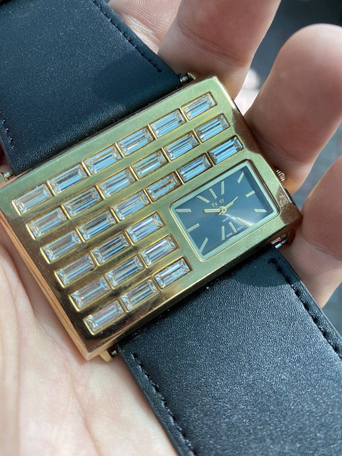 Japanese Brand Vintage Rare Gold-Plated Watch with Crystals Size ONE SIZE - 6 Thumbnail