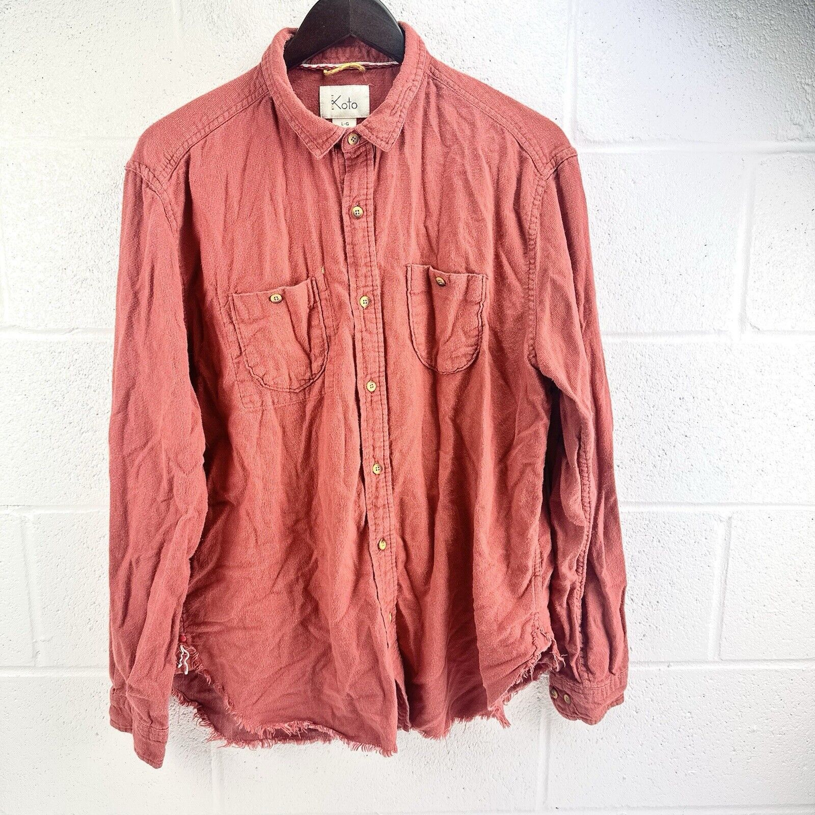 Koto KOTO Urban Outfitters Button Up Shirt Mens Size L, Brick Red Size US L / EU 52-54 / 3 - 1 Thumbnail