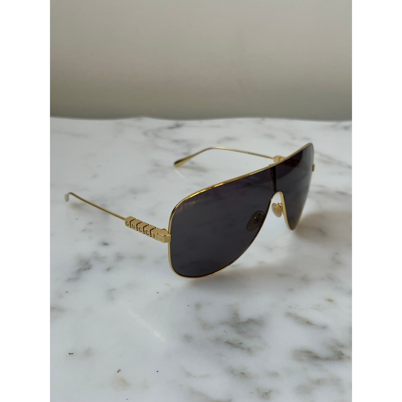 Gucci NEW Gucci GG1436S Gold Metal Shield Grey Lens Sunglasses Size ONE SIZE - 4 Thumbnail