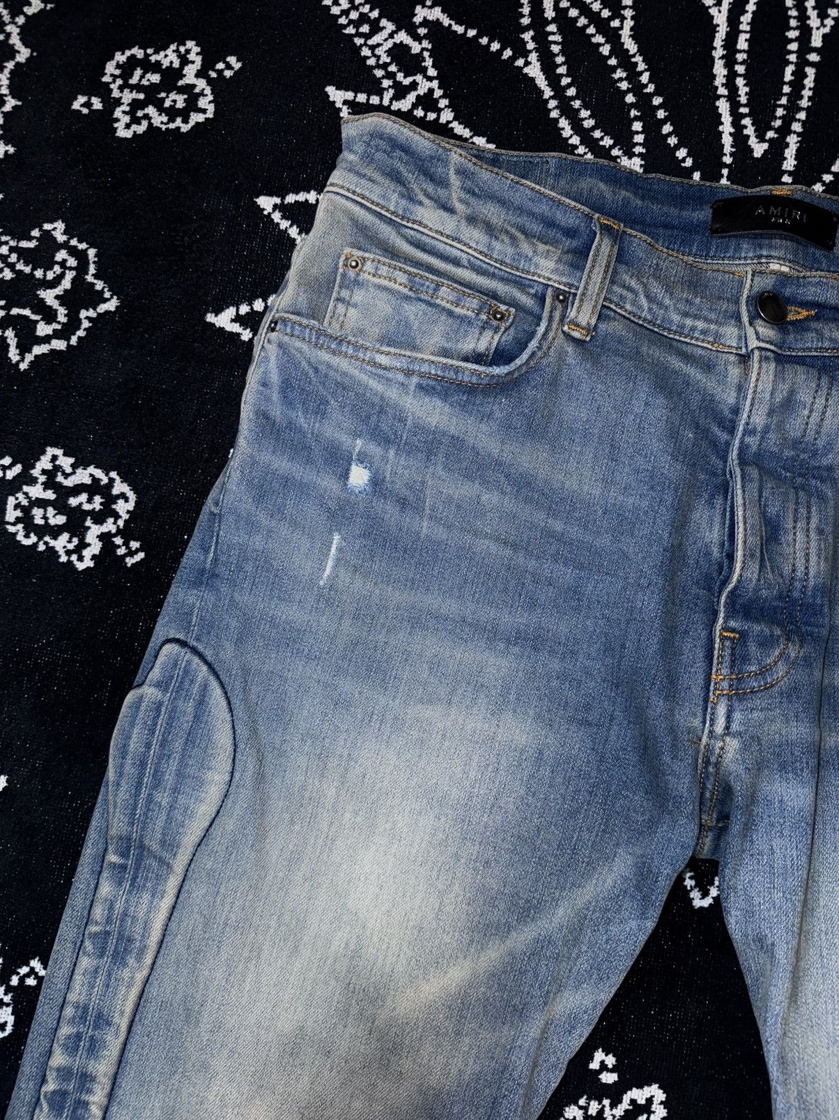Amiri AMIRI SKELL BONE SCRIPT LOGO JEANS Size US 32 / EU 48 - 7 Thumbnail