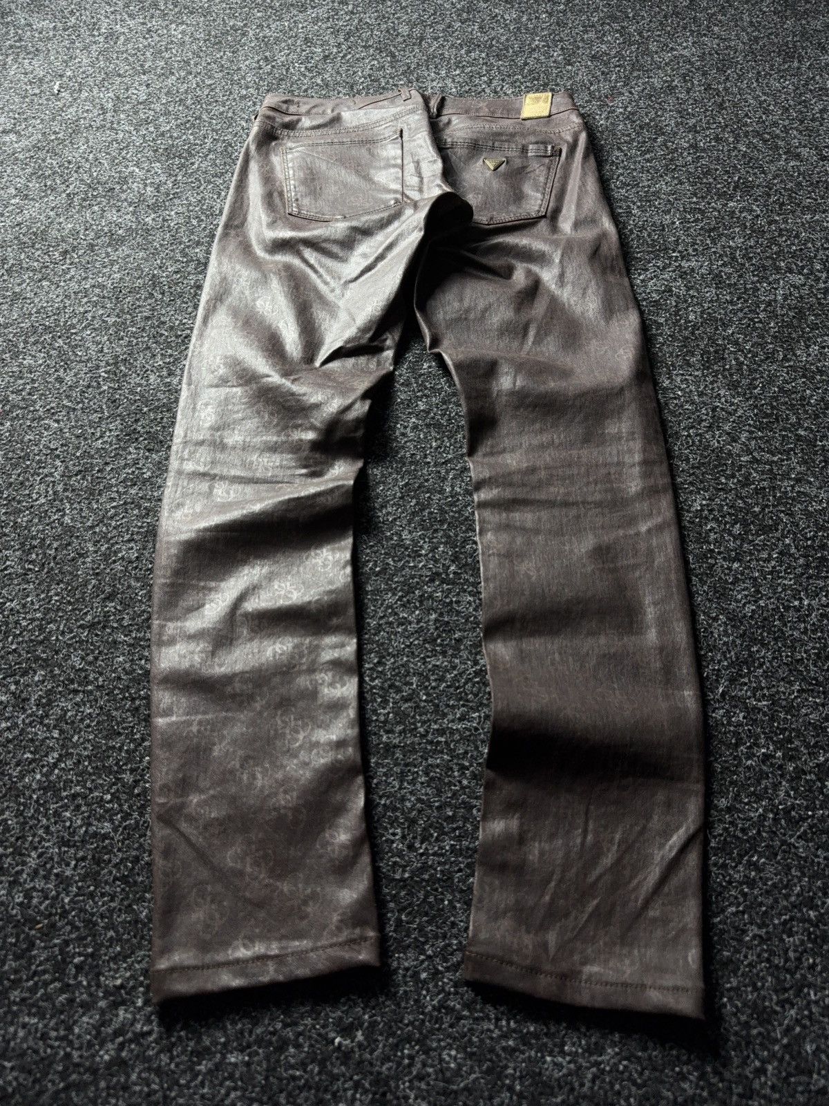 Guess Luxury 00s Guess Monogram Coated Jeans Brown Glossy Finish Size 27" / US 4 / IT 40 - 8 Thumbnail