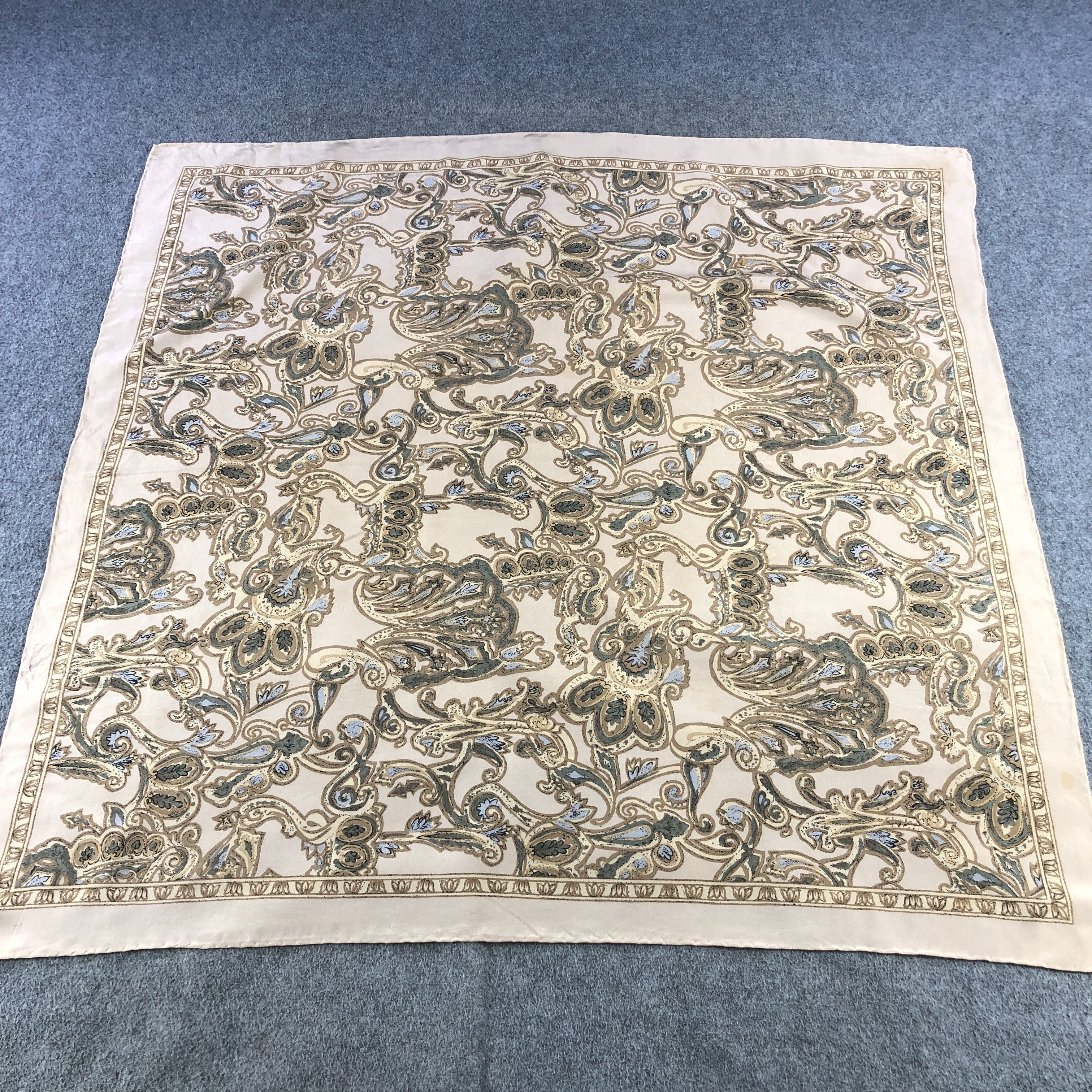 Japanese Brand Vintage Luxury Floral Silk Scarf M1273 Size ONE SIZE - 2 Thumbnail