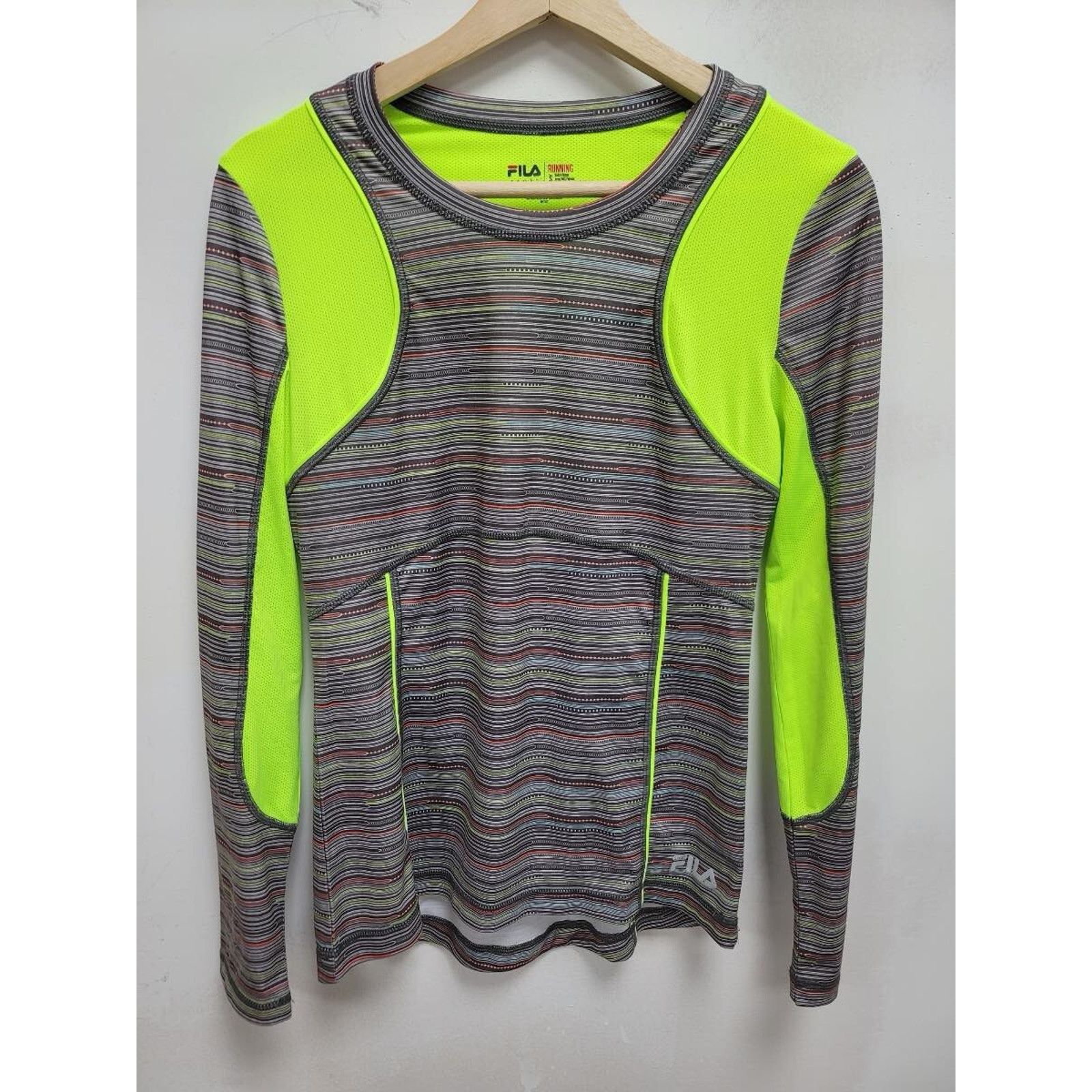 Fila FILA Sport Running Top Women's Small Long Sleeve A001430 Size S / US 4 / IT 40 - 1 Thumbnail