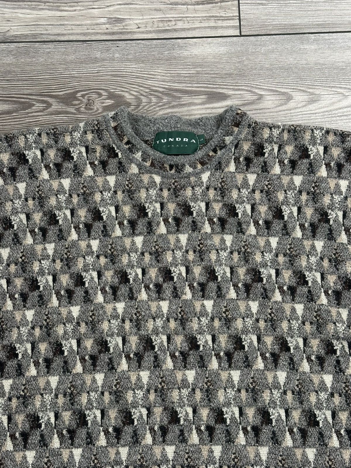 Tundra Canada × Vintage Vintage 90’s Tundra Wool Knit Patterned Sweater Size US XS / EU 42 / 0 - 2 Thumbnail