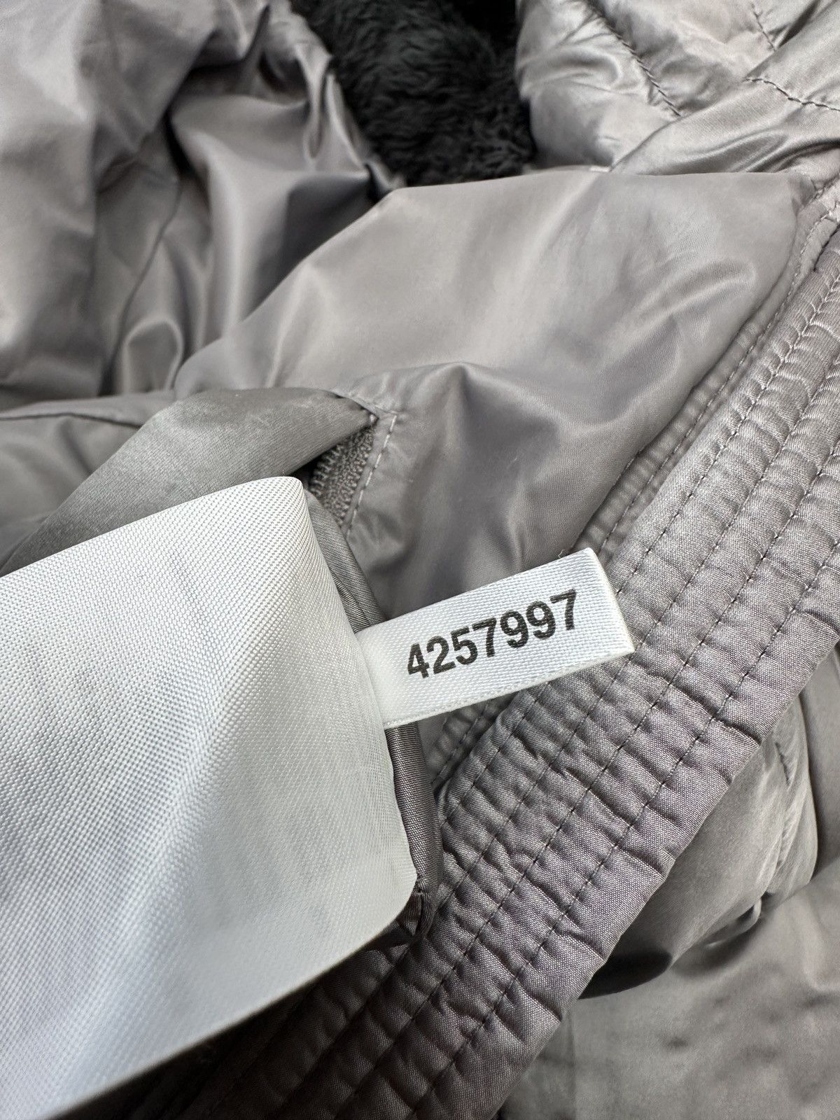 Barbour BARBOUR INTERNATIONAL Motegi Quilt Jacket Silver Women’s Size S / US 4 / IT 40 - 15 Thumbnail