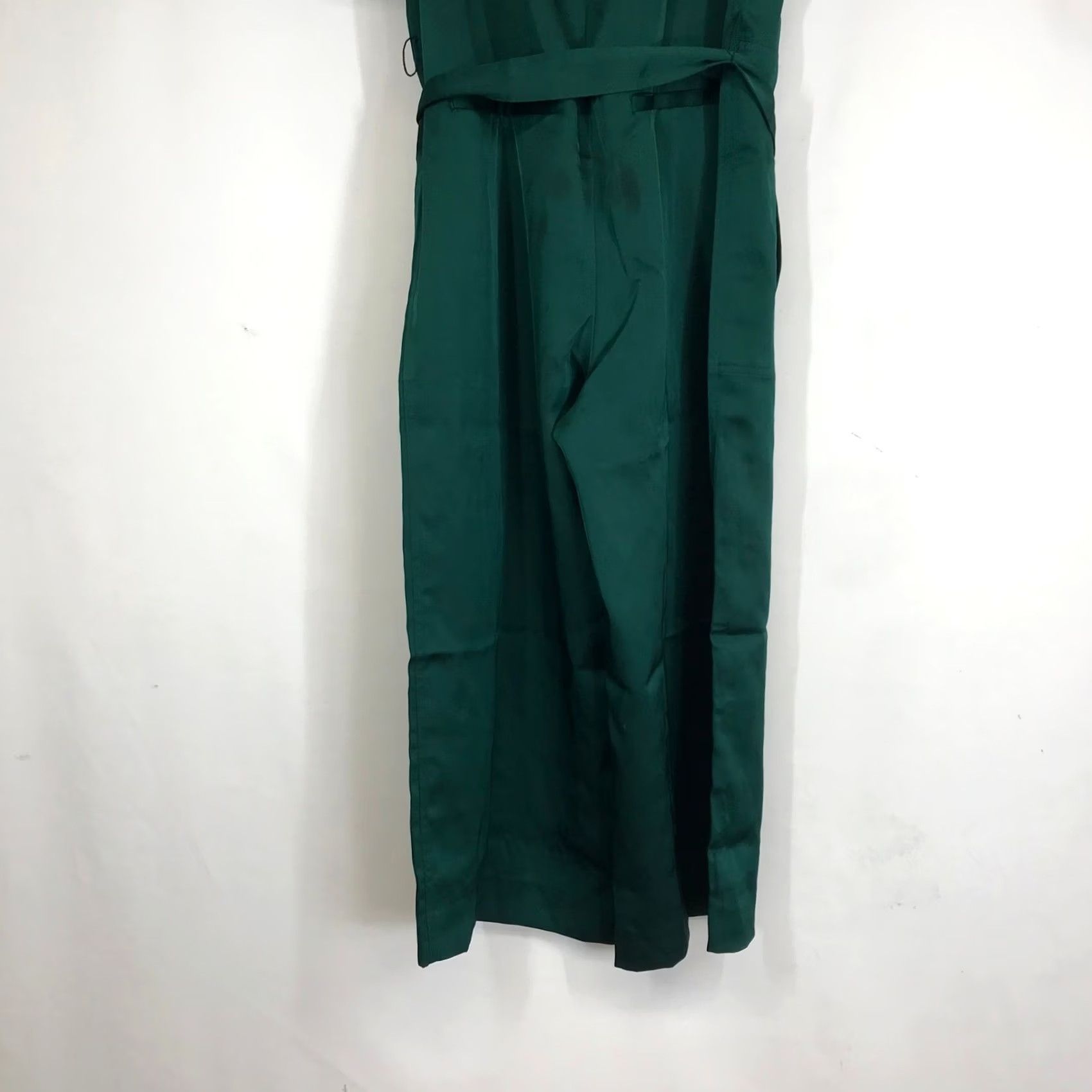 Banana Republic VINTAGE Banana Republic Emerald Green Satin Utility Jumpsuit Wide-Leg Petite M Shirt? Size 32" / US 10 / IT 46 - 6 Thumbnail