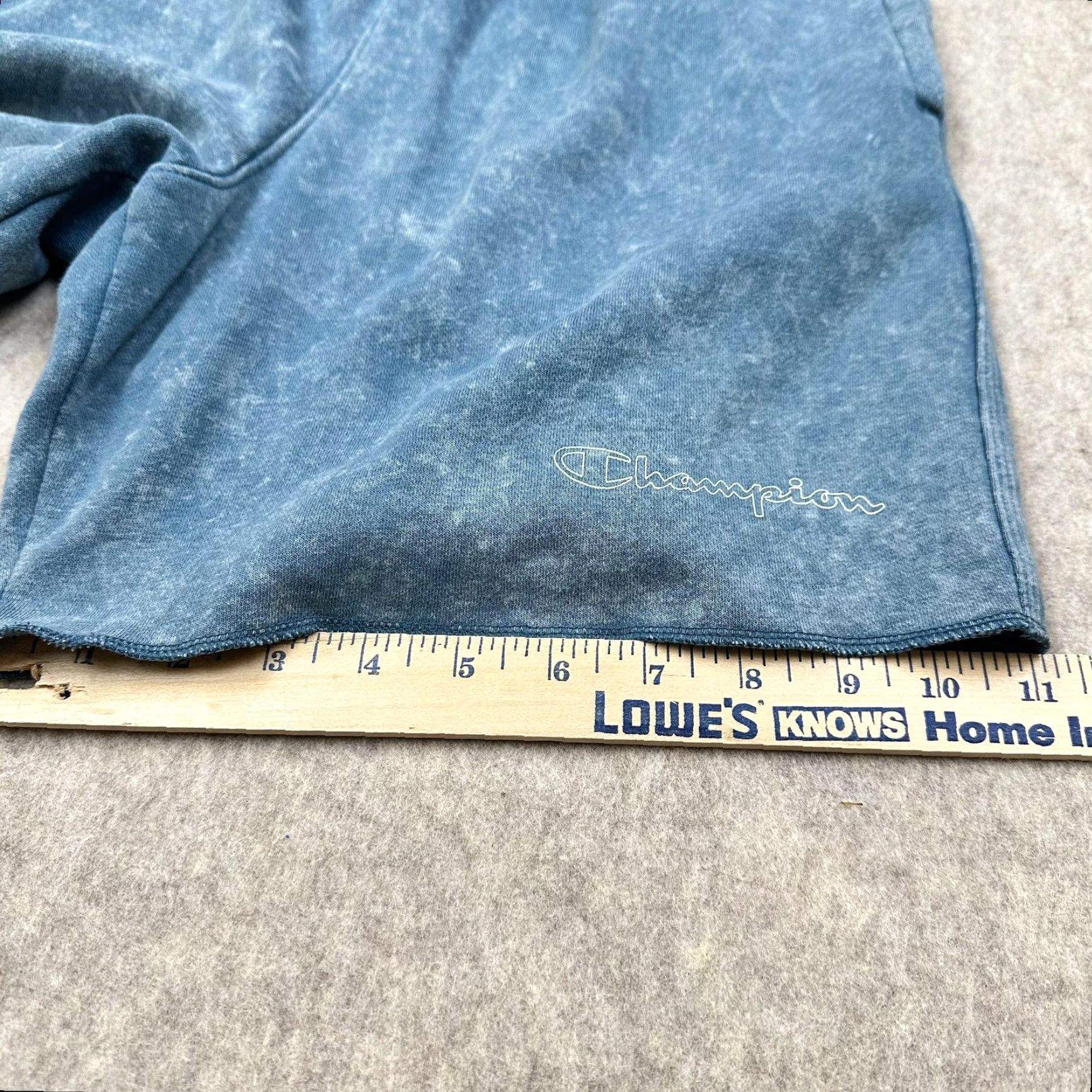 Champion Champion Sweat Shorts Mens Small Blue Acid Wash Elastic Waist Embroidered Hem Shorts Mens Small Blue Acid Wash Elastic Waist Embroidered Hem Size US 29 - 7 Thumbnail