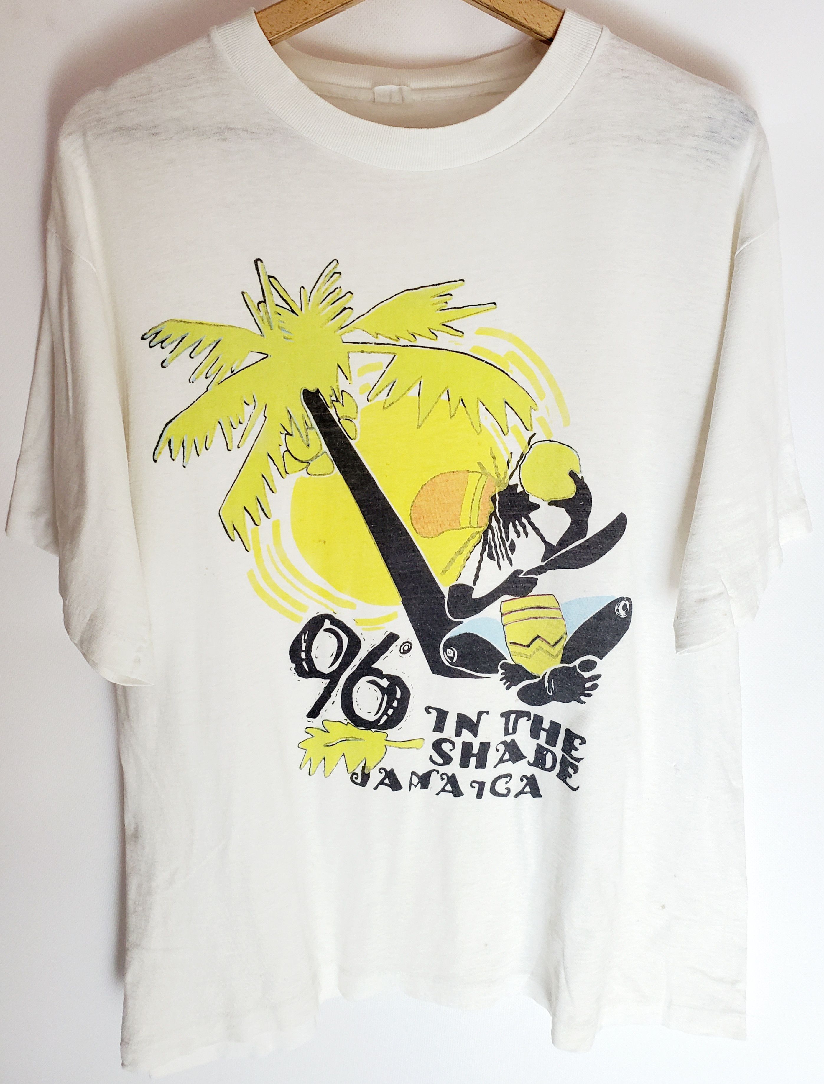Vintage Vintage 90s in the shade Jamaica Tshirt size M Size US M / EU 48-50 / 2 - 1 Thumbnail