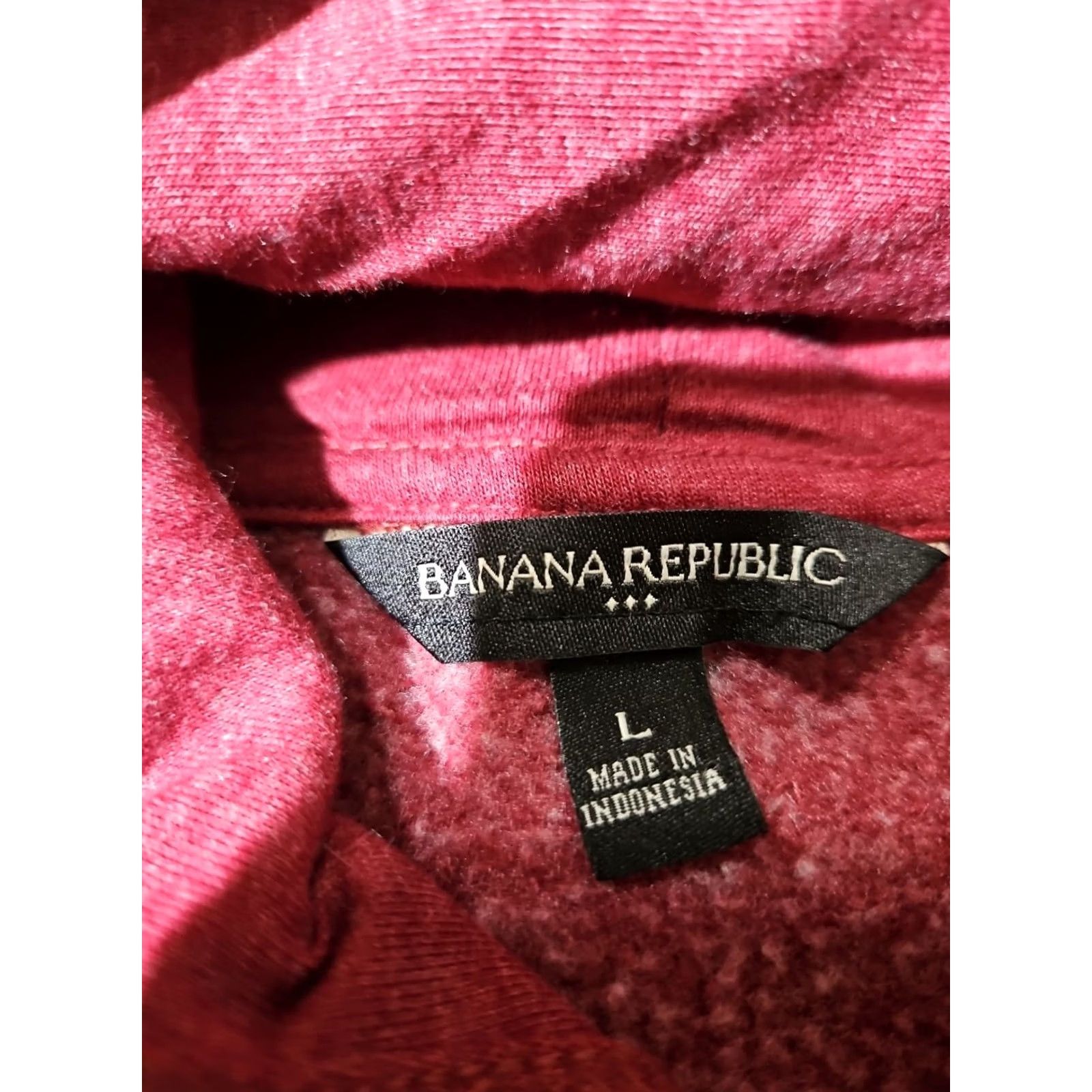 Banana Republic VINTAGE Banana Republic Hoodie Mens Large Red Logo Spell Out Graphic Pullover Star Shirt Size US L / EU 52-54 / 3 - 7 Thumbnail