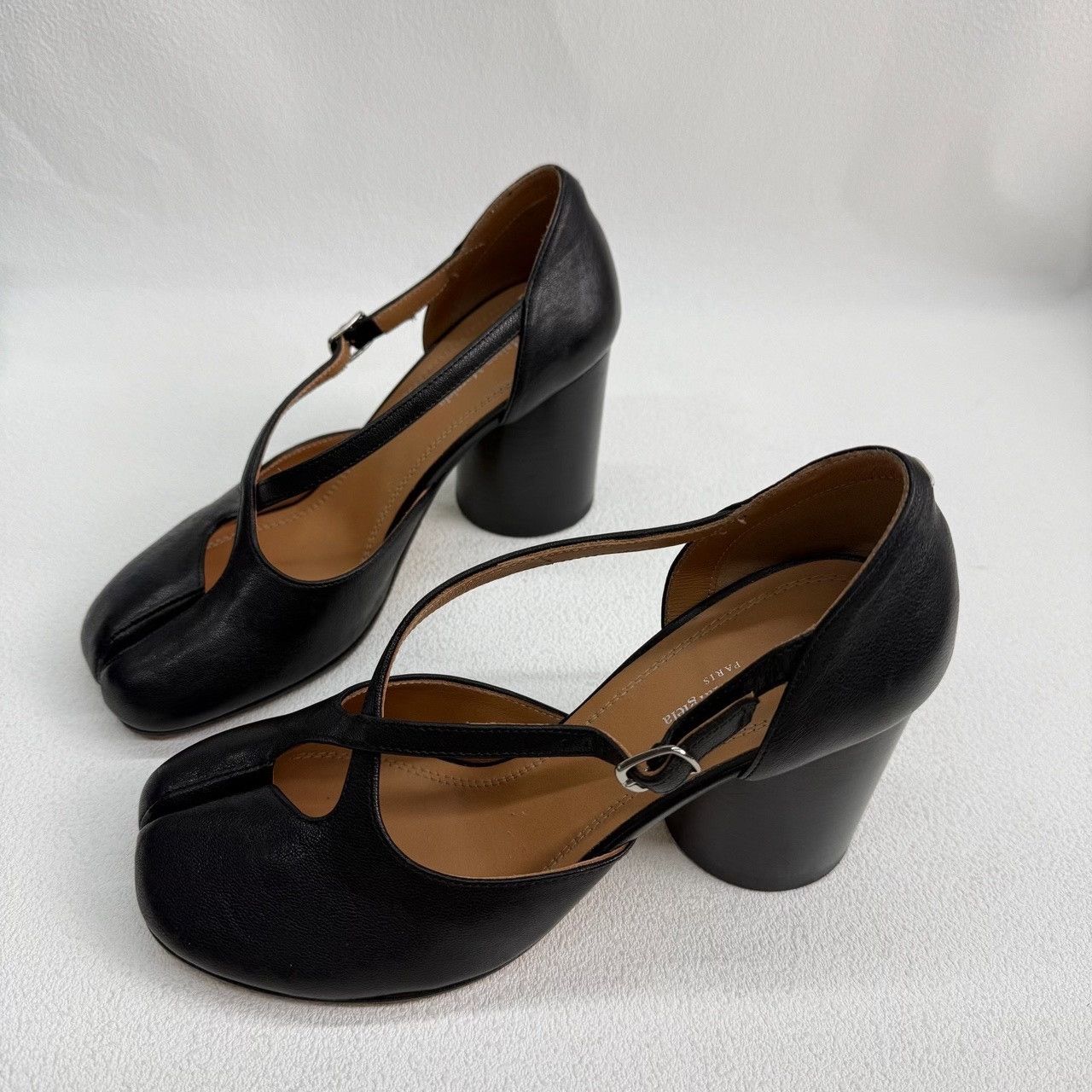 Maison Margiela Maison Margiela Leather Black Lowtop Sneakers us_6-5 Women Size US 6.5 / IT 36.5 - 1 Thumbnail