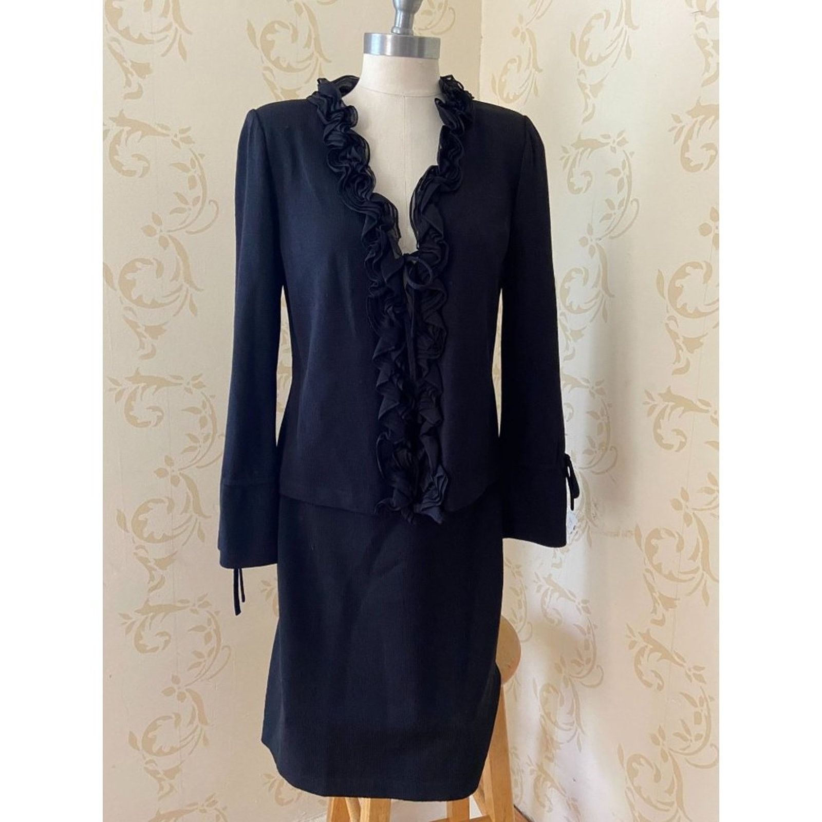 St. John Ladies Size 4-6 St. John Evening by Marie Gray Jac Size S / US 4 / IT 40 - 1 Thumbnail