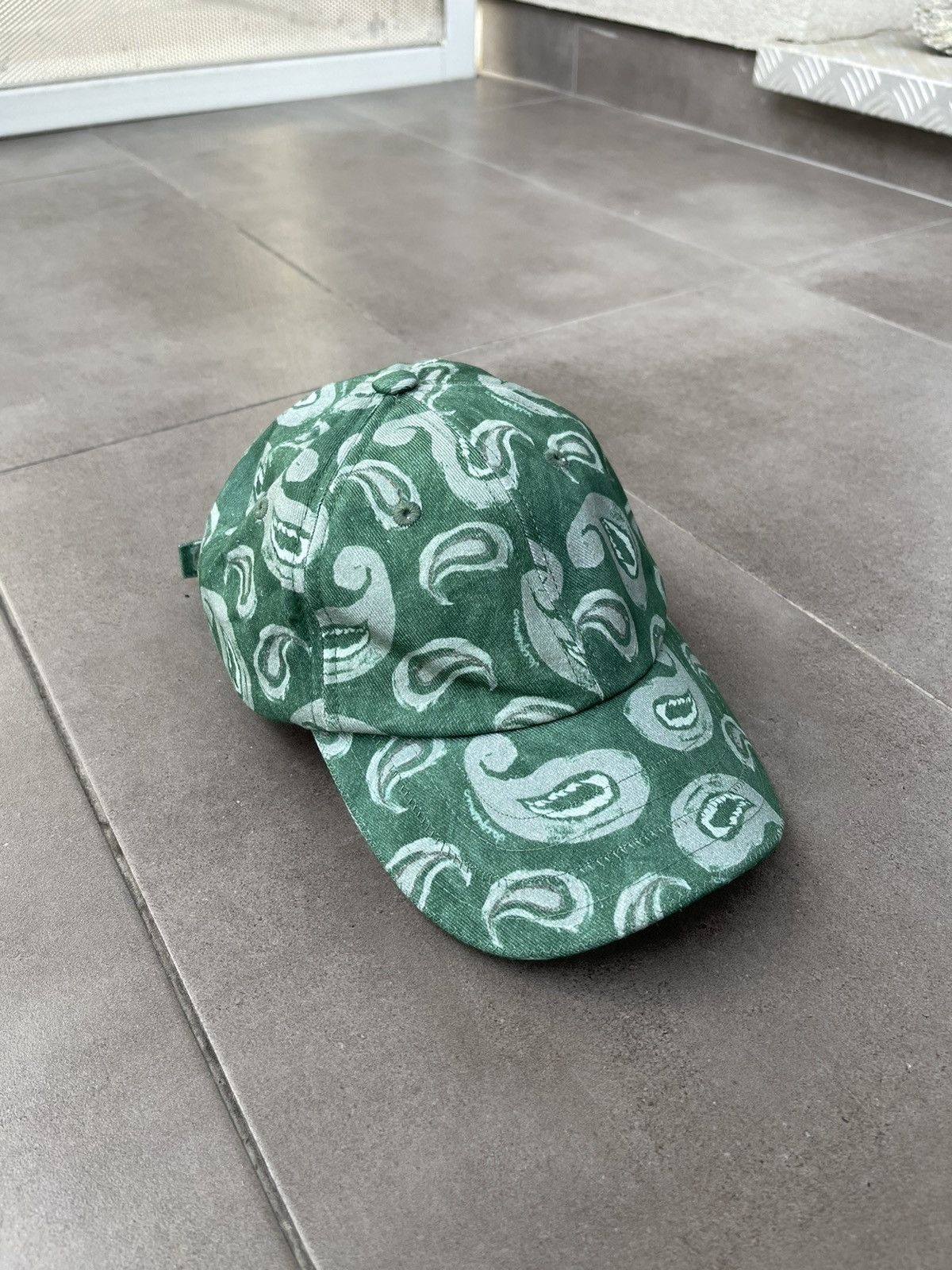 Jacquemus !DS! SS23 Jacquemus Casquette Pop Green Paisley Hat Size ONE SIZE - 8 Thumbnail
