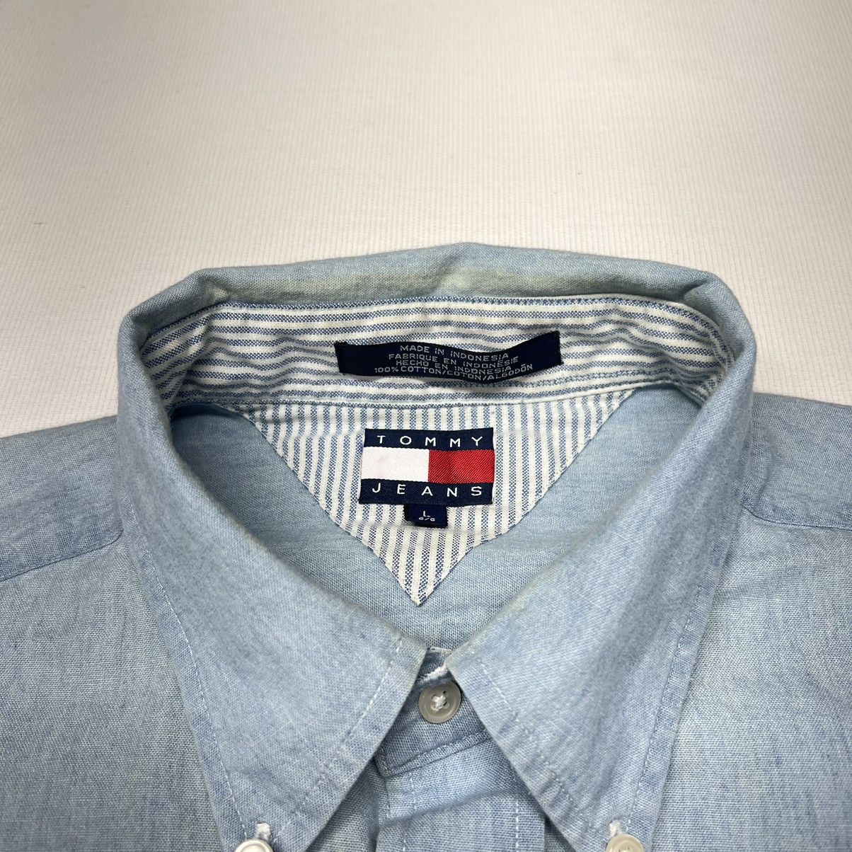 Tommy Hilfiger × Vintage VTG Tommy Hilfiger Button Down Shirt Blue Long Sleeve Faded Size US L / EU 52-54 / 3 - 7 Thumbnail