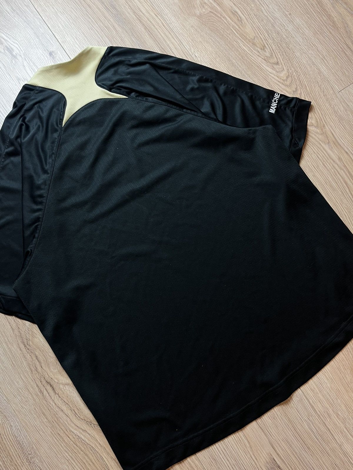 Nike Nike Manchester United 06/07 Vintage Training Jersey Size US L / EU 52-54 / 3 - 8 Thumbnail