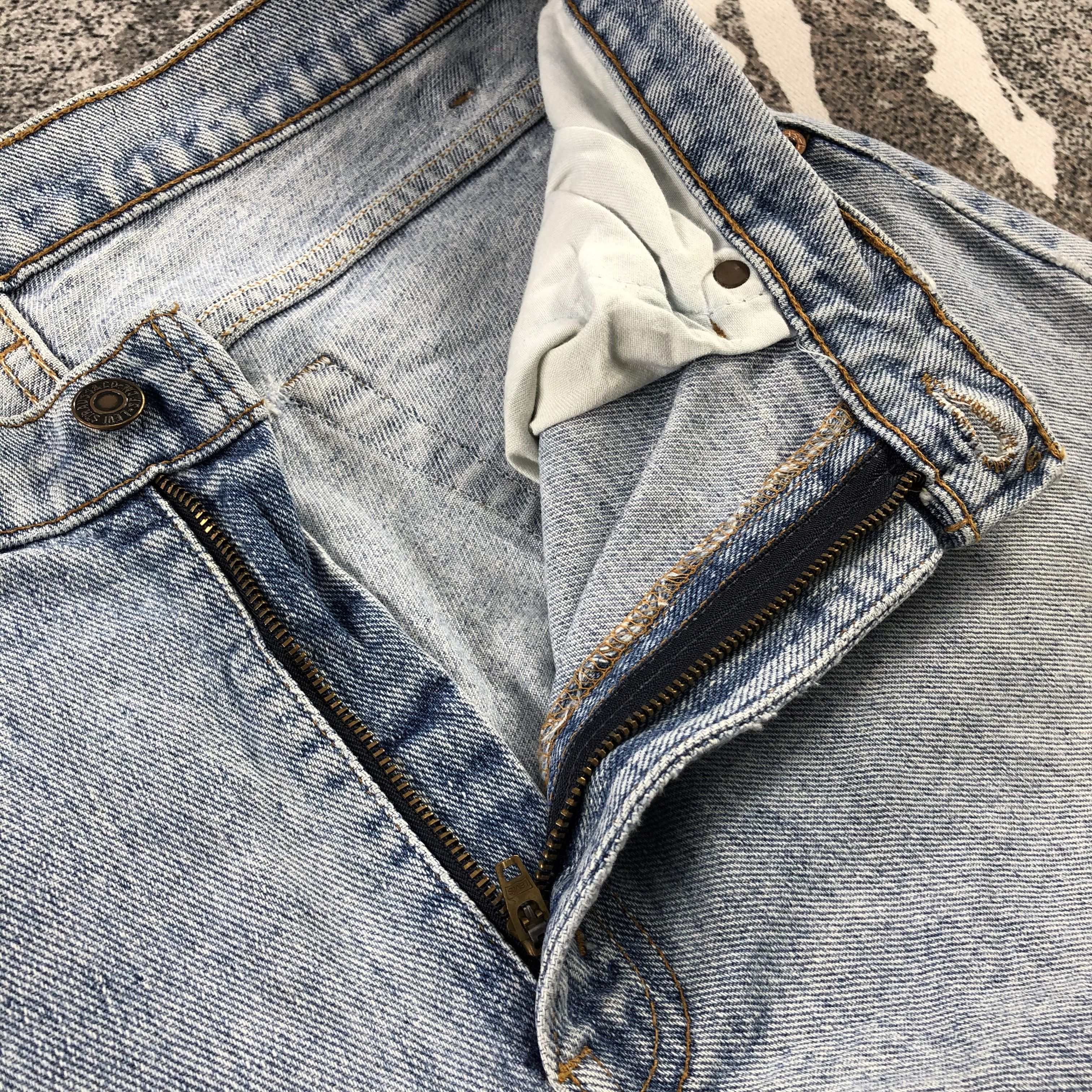 Levi's Vintage 90s Levis 560 Jeans Medium Wash Denim KJ930 Size US 32 / EU 48 - 11 Thumbnail