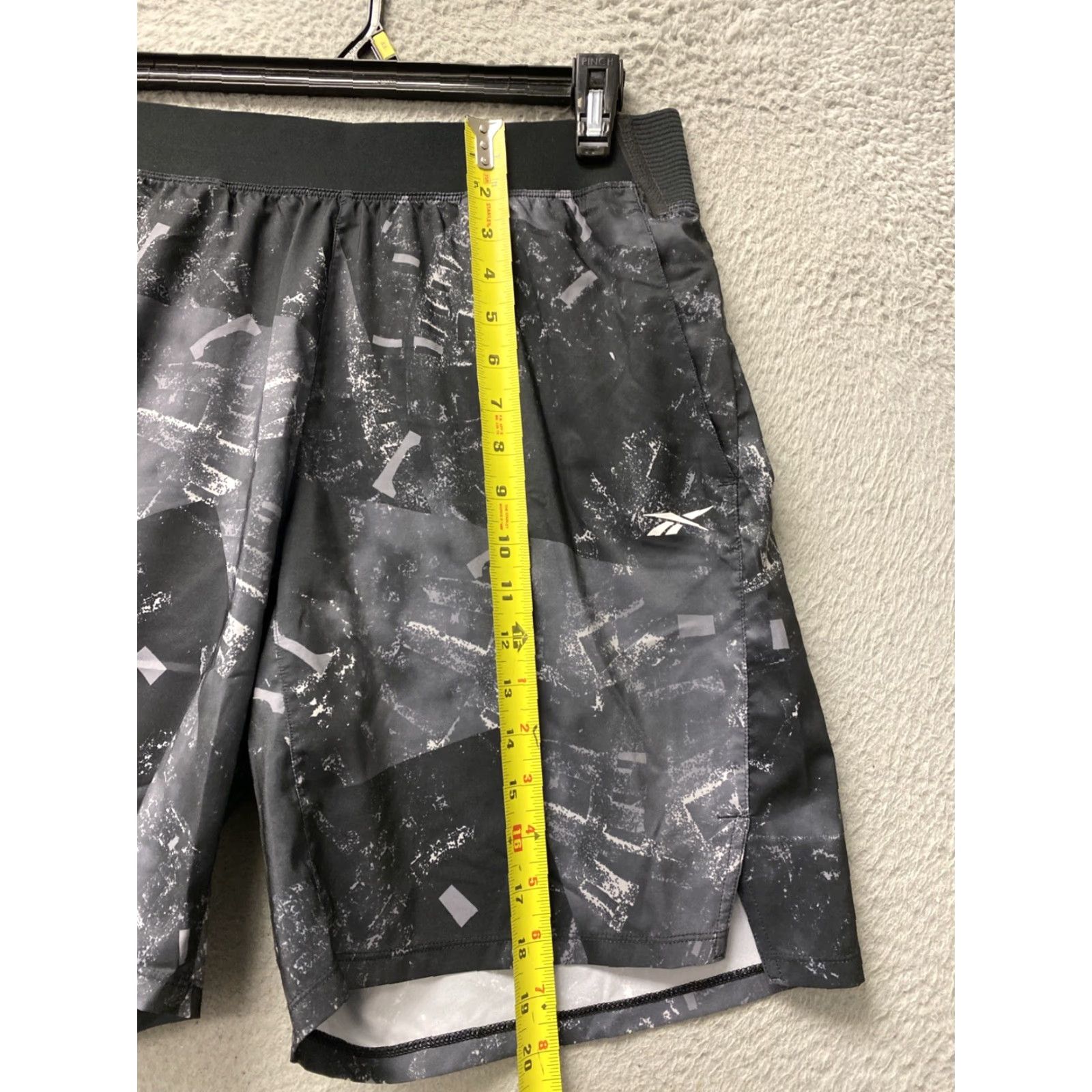 Reebok Reebok Men’s Shorts L Grey Gray 100% Polyester / 134-27 Size US 33 - 5 Thumbnail