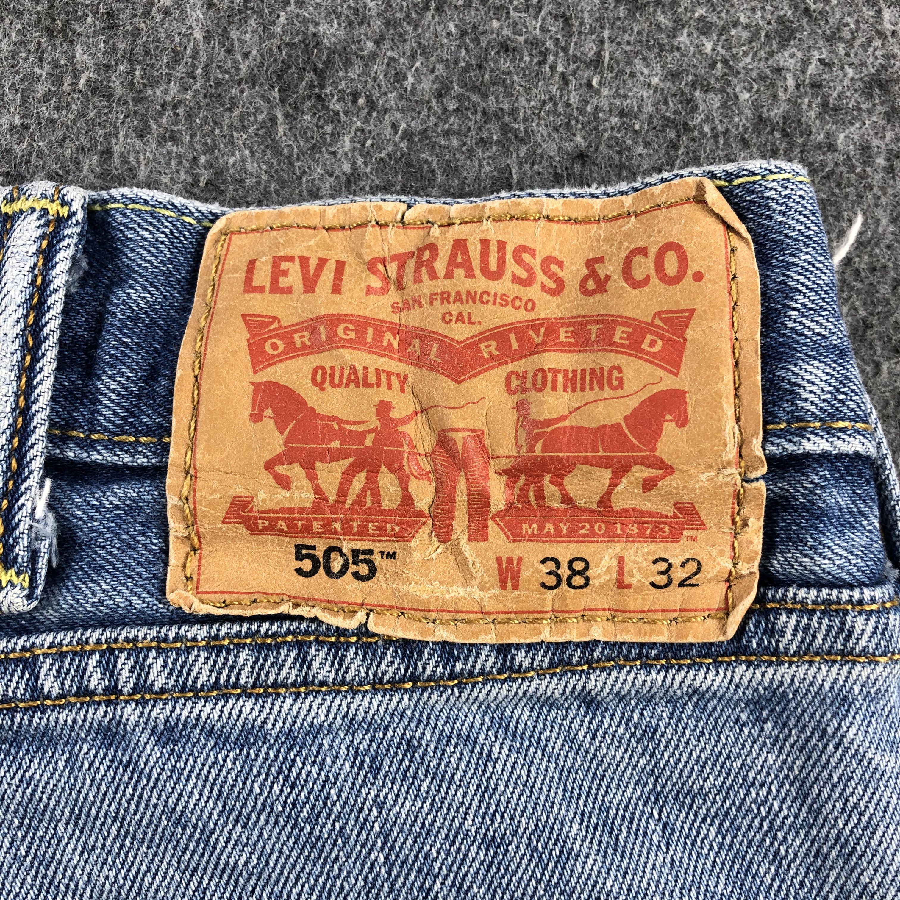 Levi's Vintage Blue Wash Levis 505 Jeans-J2141 Size US 37 - 5 Thumbnail