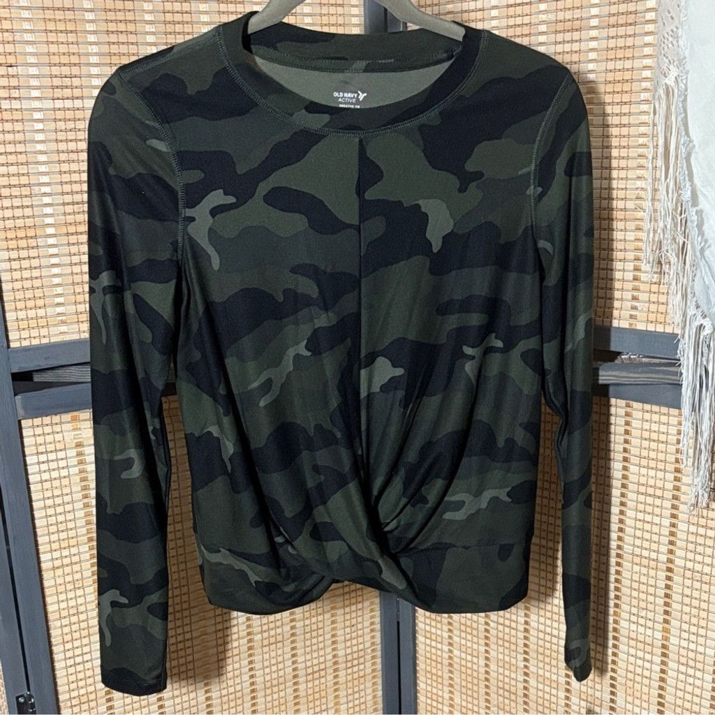 Old Navy Old Navy Breathe On Black & Green Camouflage Long Slv Top Size S / US 4 / IT 40 - 1 Thumbnail