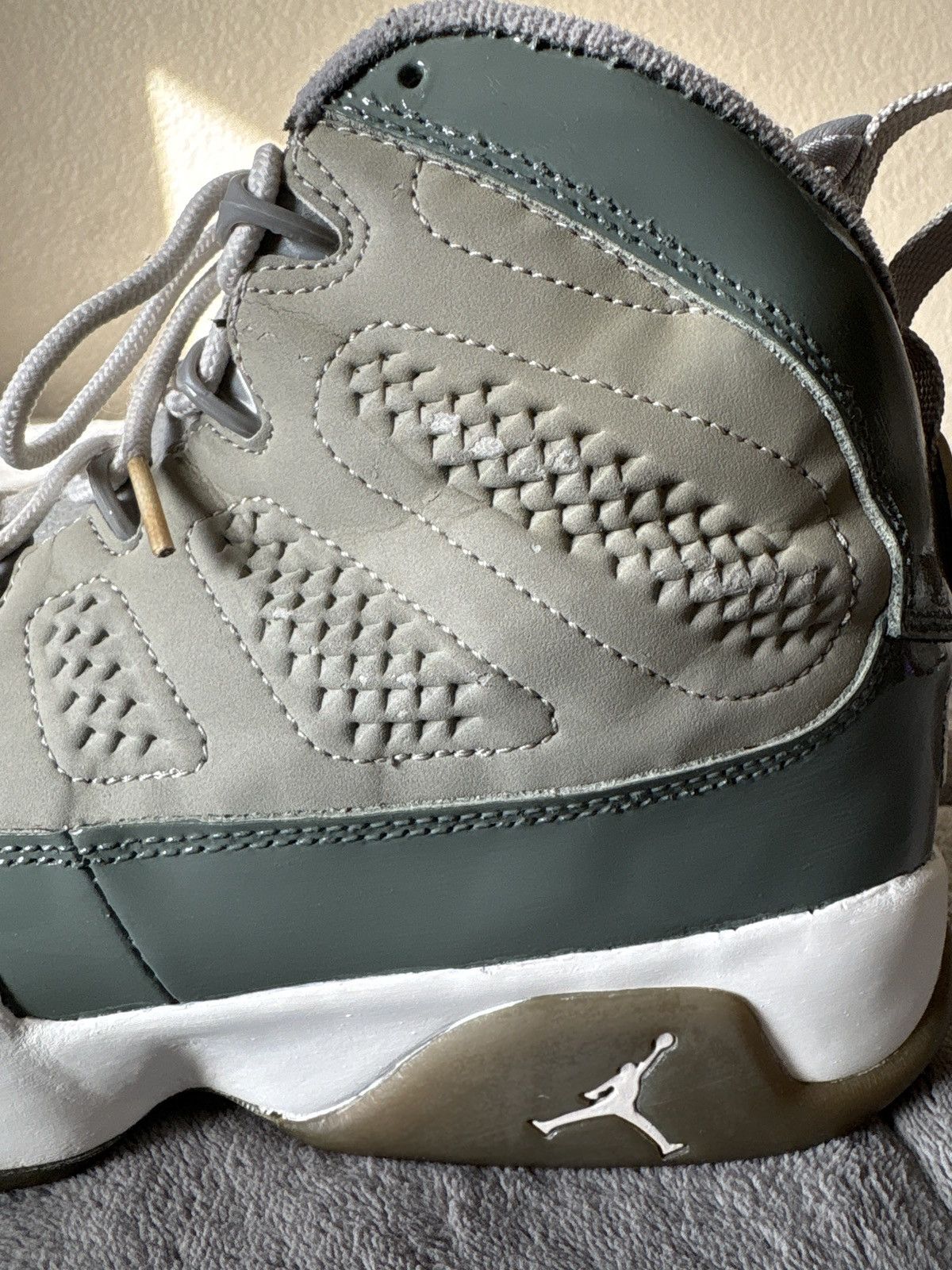 Jordan Brand Nike Air Jordan 9 Retro High Cool Grey 2002 Size US 9 / EU 42 - 10 Thumbnail