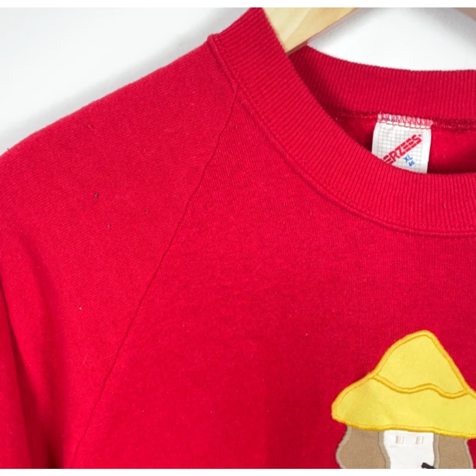 Jerzees VINTAGE Jerzees Sweatshirt Raglan Sleeve Red 90s Fisherman Applique XL Womens Size XL / US 12-14 / IT 48-50 - 5 Thumbnail