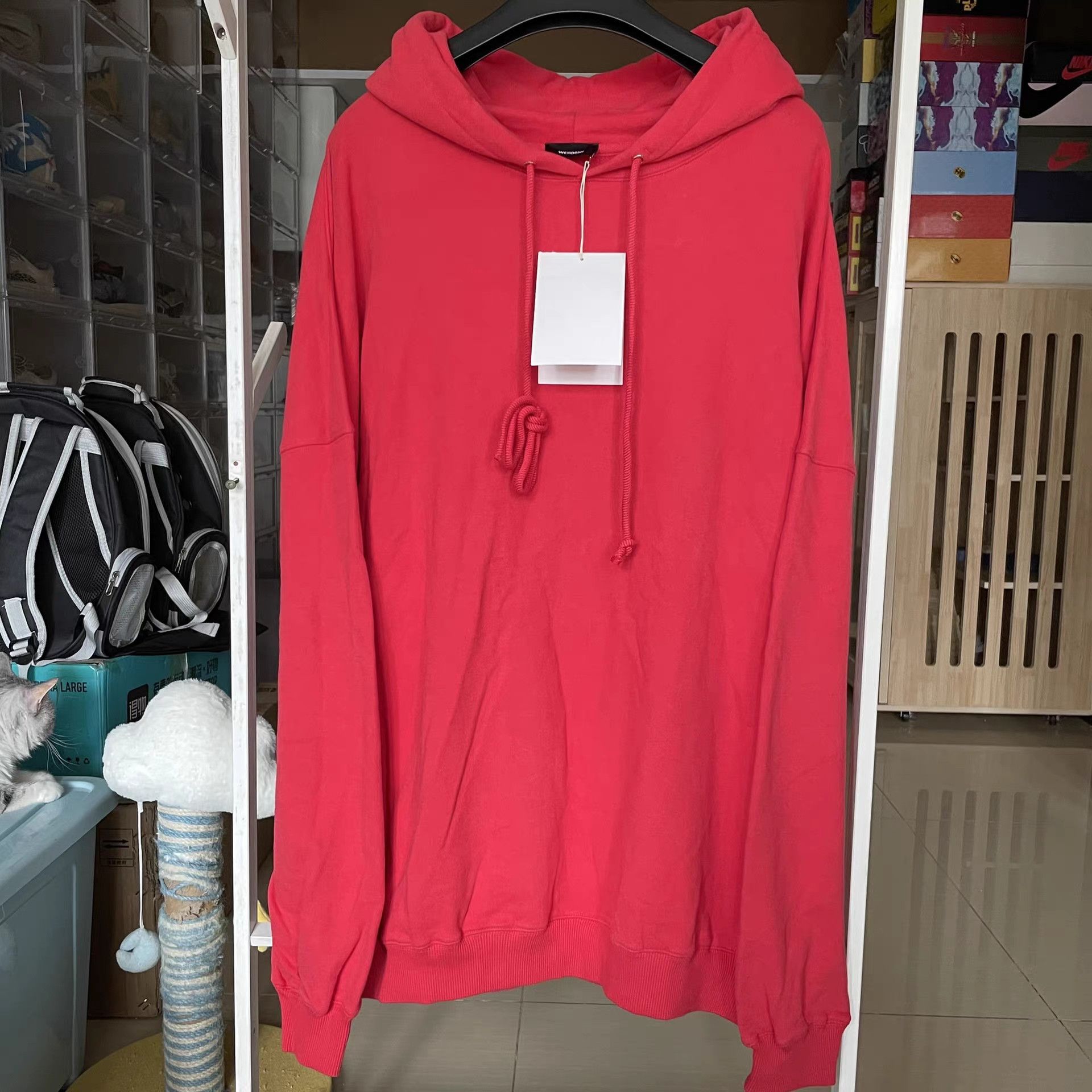 WE11DONE We11Done Red Back Logo Hoodie Size L Size US L / EU 52-54 / 3 - 2 Thumbnail