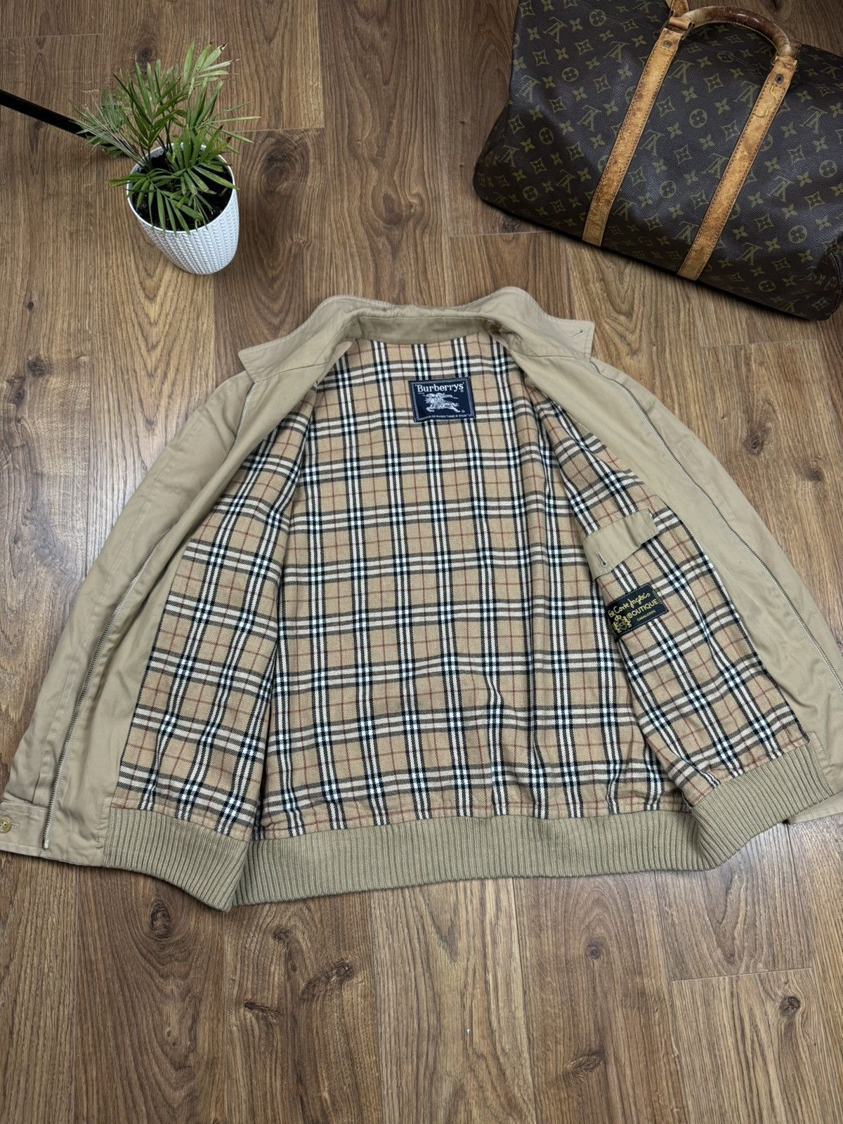 Burberry Vintage bomber jacket Burberry original luxury casual item Size US XL / EU 56 / 4 - 3 Thumbnail
