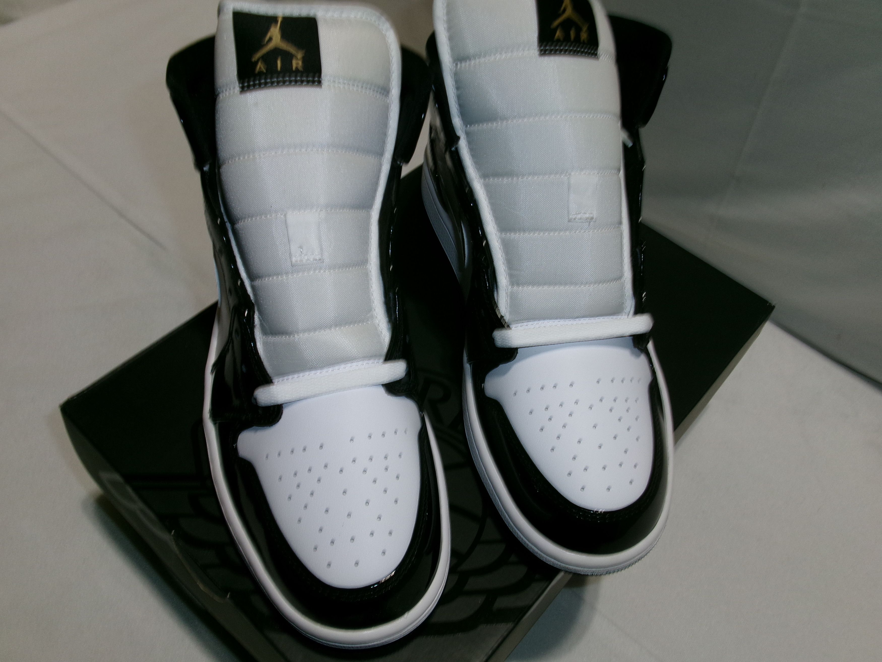 Jordan Brand Jordan 1 Mid Patent 'Black Gold' Size US 11 / EU 44 - 4 Thumbnail