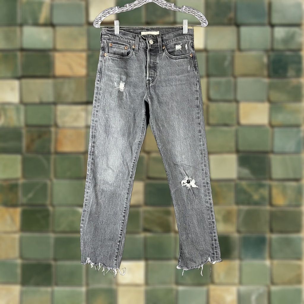 Levi's Levi's Women's Distressed Jeans Black Wedgie Straight 24 Extra Large XL Size 42" / US 20 - 1 Thumbnail